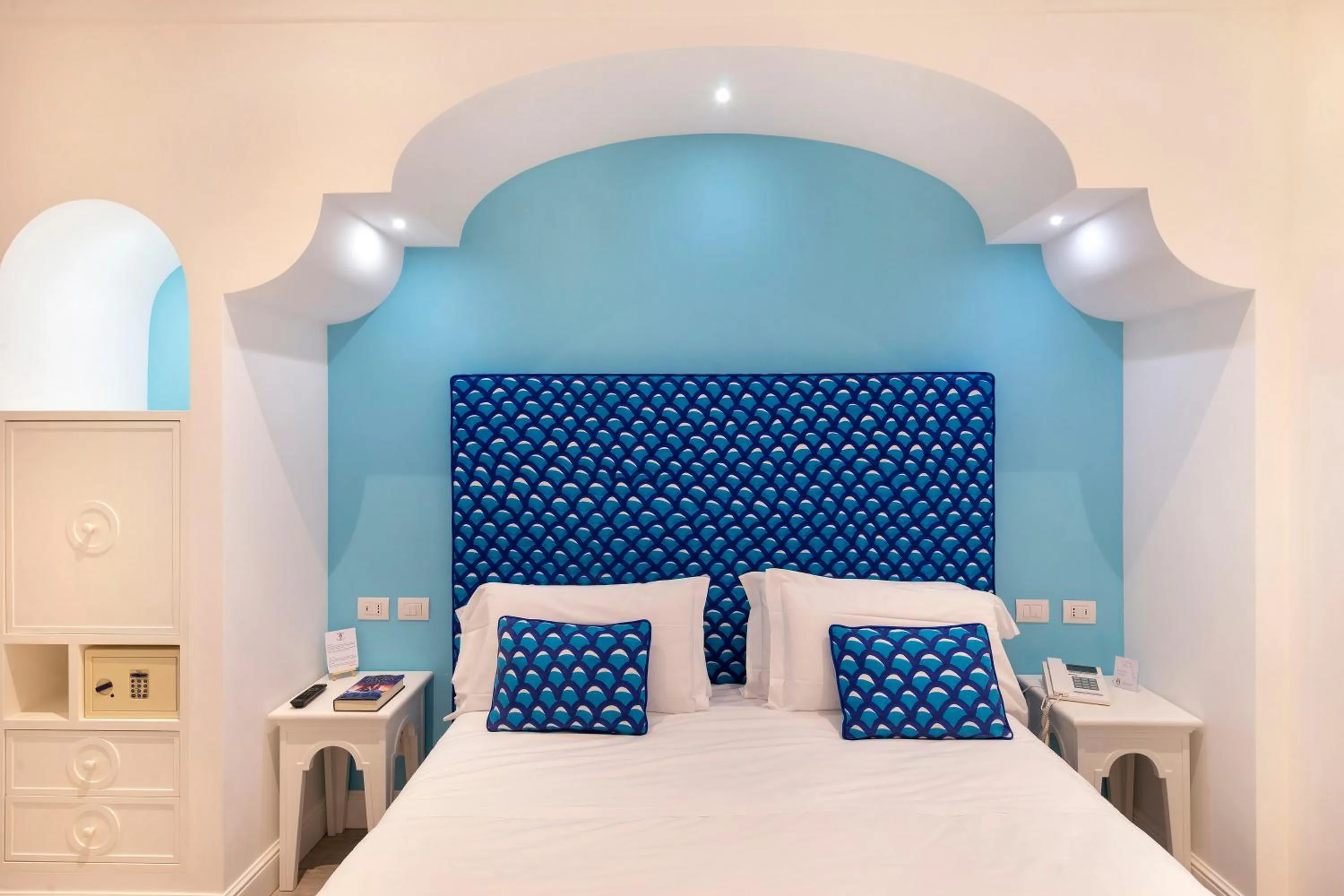 Bedroom, Bed in Tramonto d'Oro