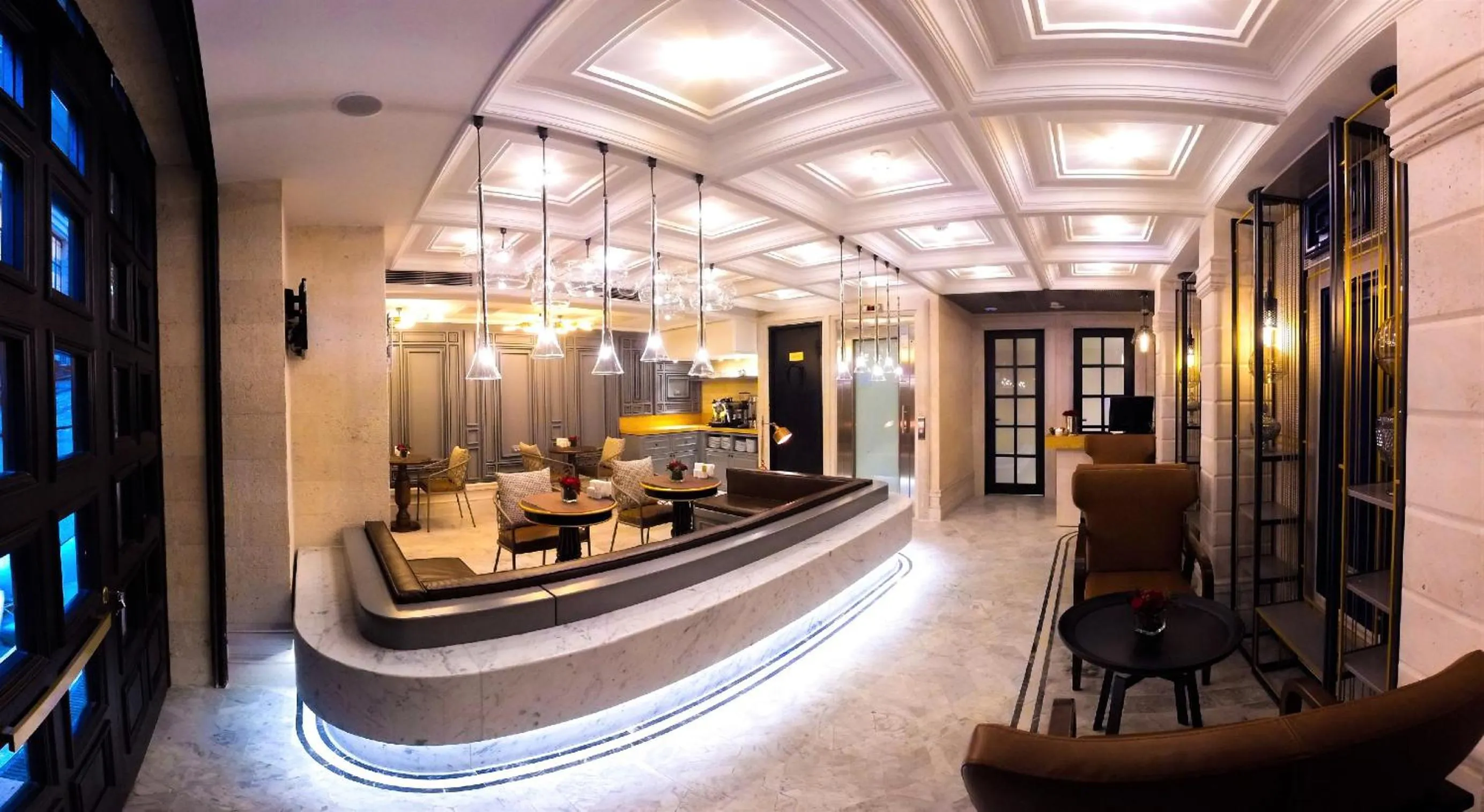 Seating area in Maroon Tomtom