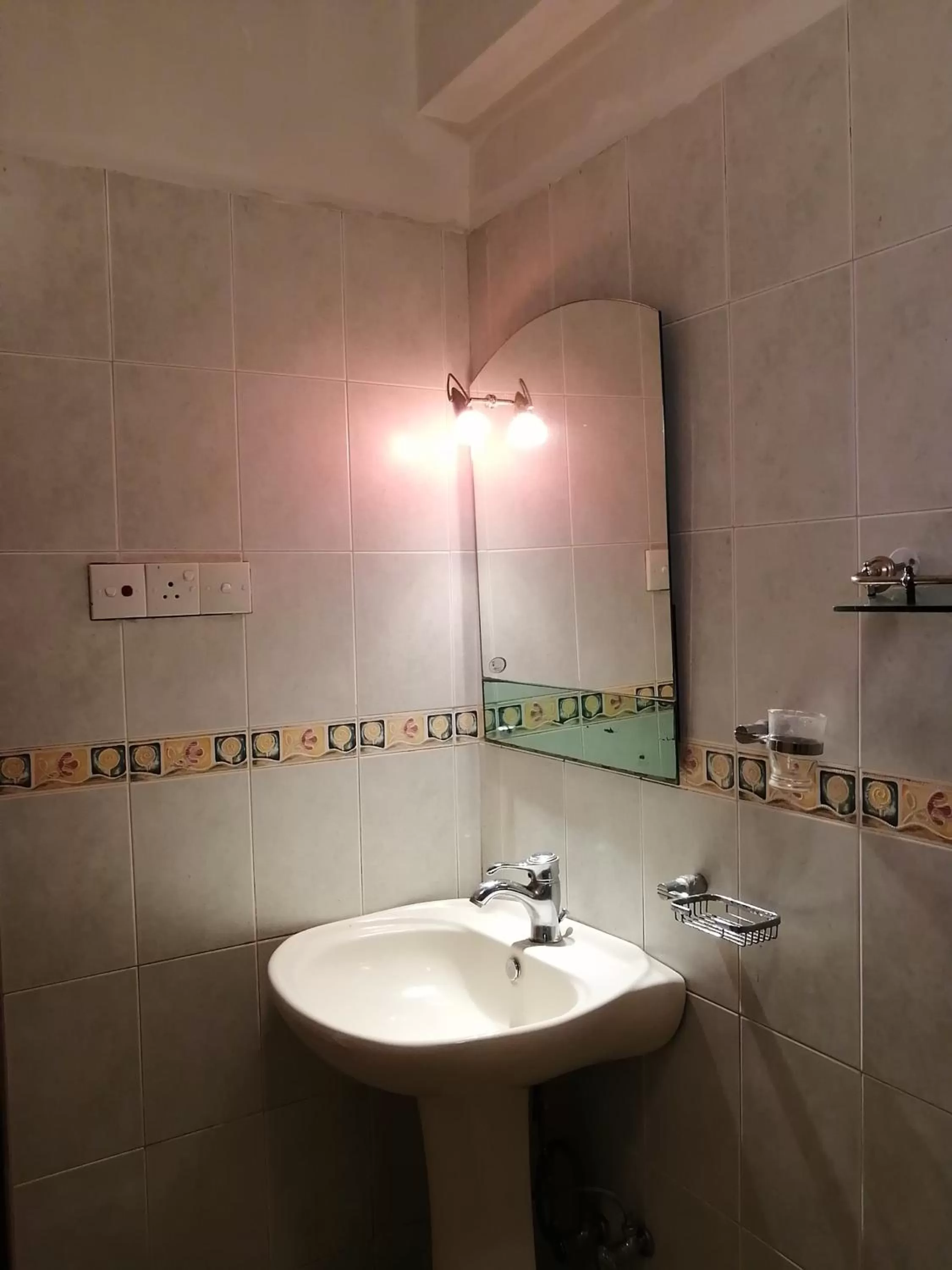 Kandy Highland Unique Hotel