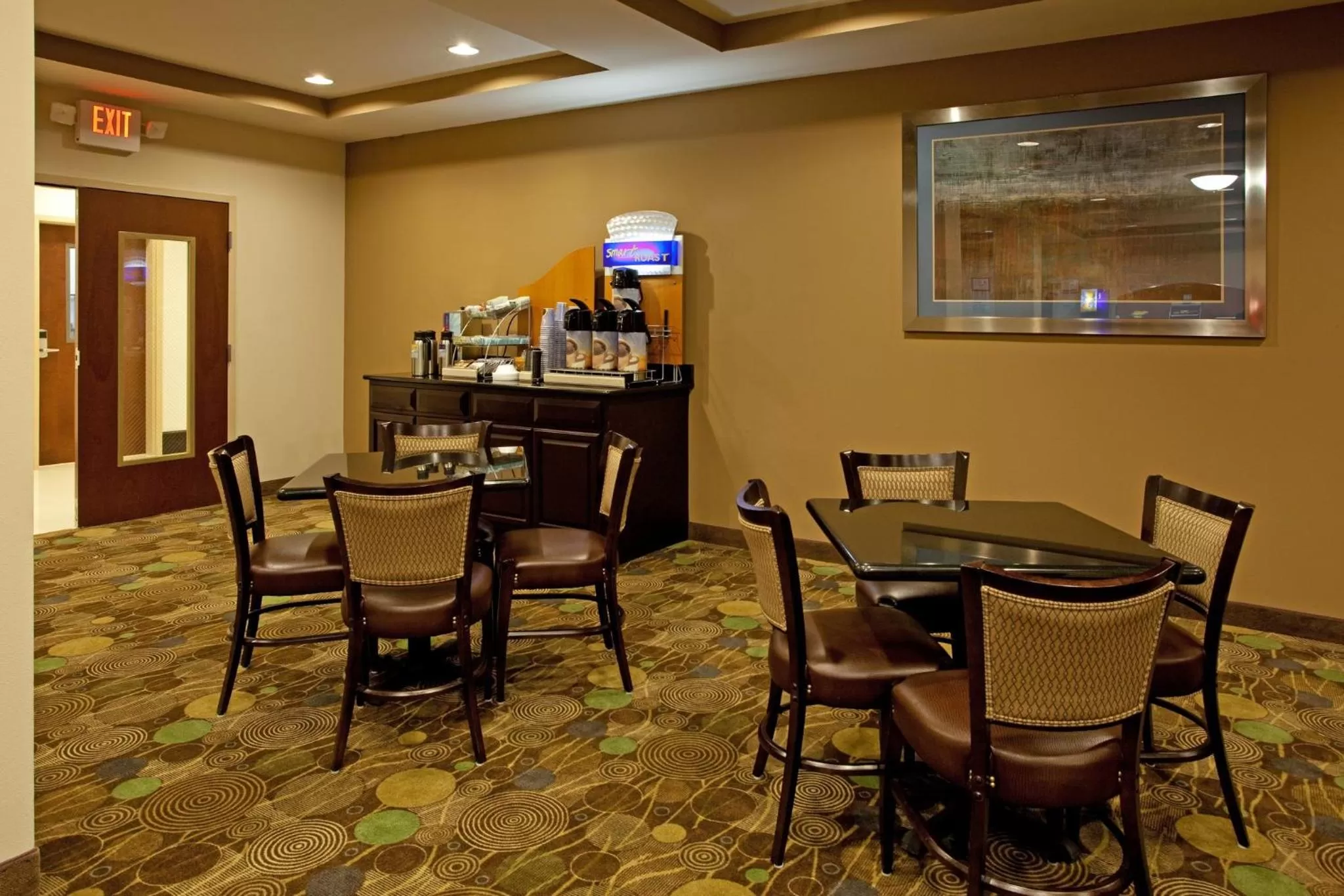 Breakfast in Holiday Inn Express Hotel & Suites Hope Mills-Fayetteville Airport by IHG
