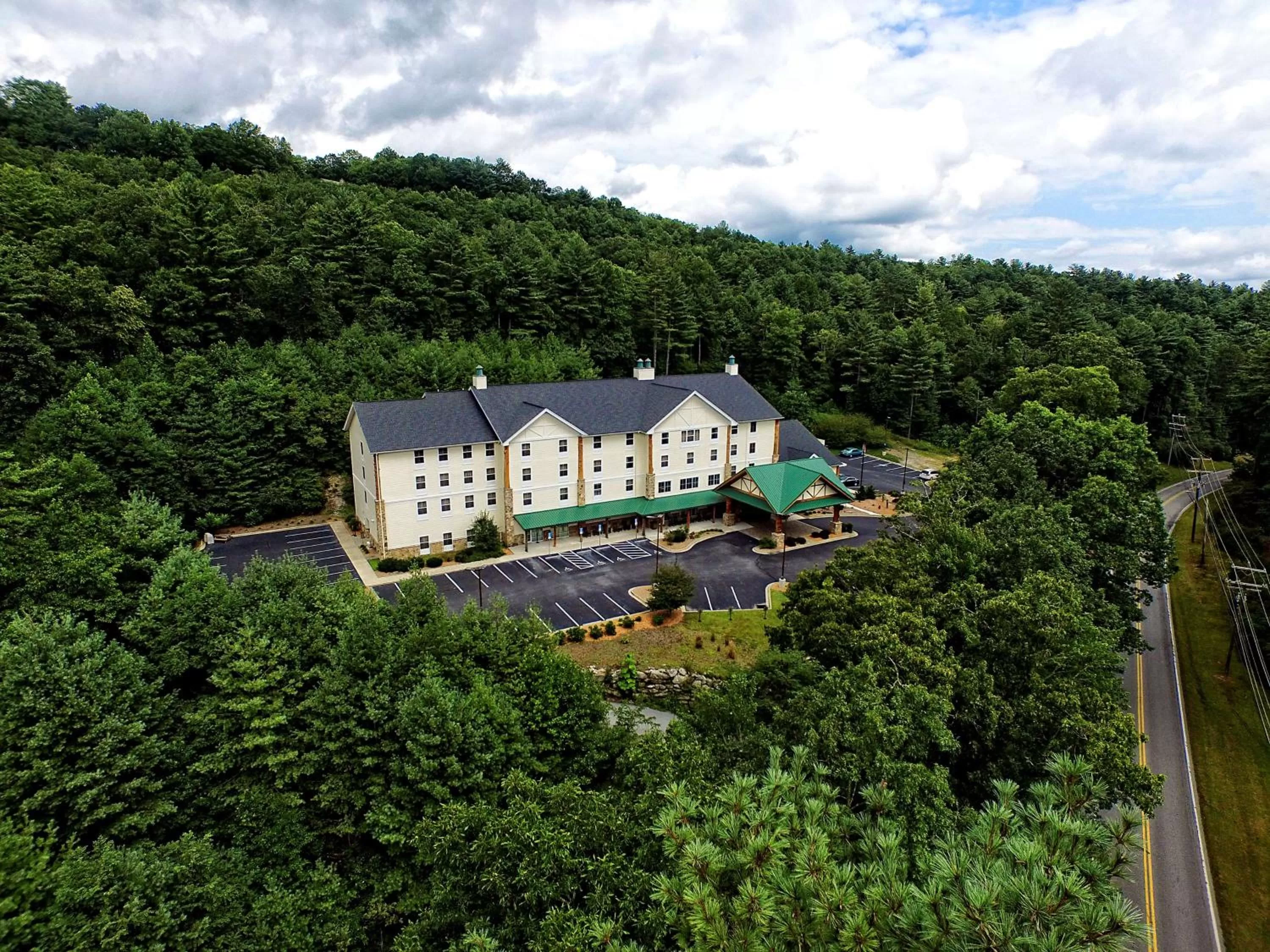Property building in Hampton Inn & Suites Cashiers - Sapphire Valley