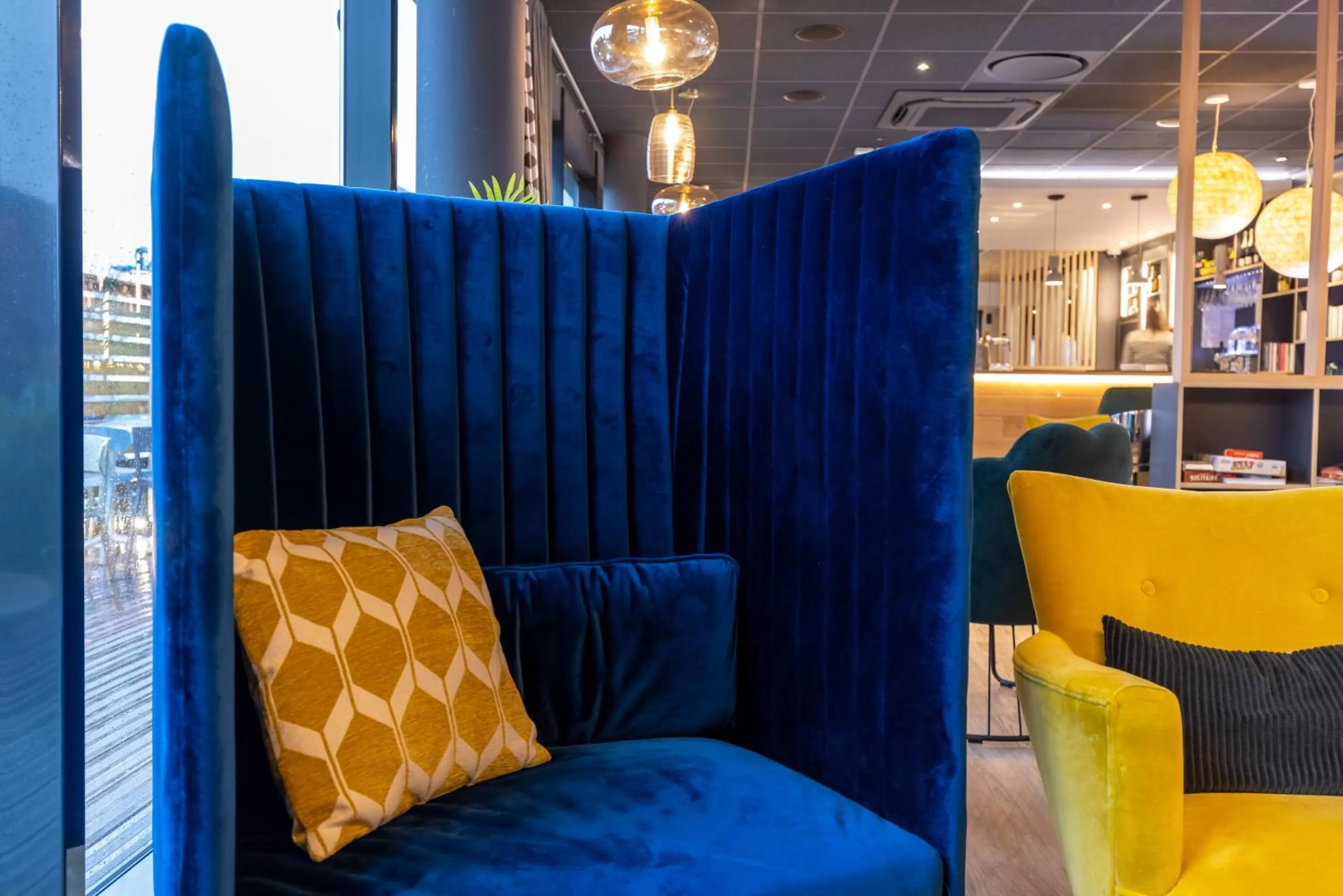 Lounge or bar in PADJA Hôtel & Spa Vannes