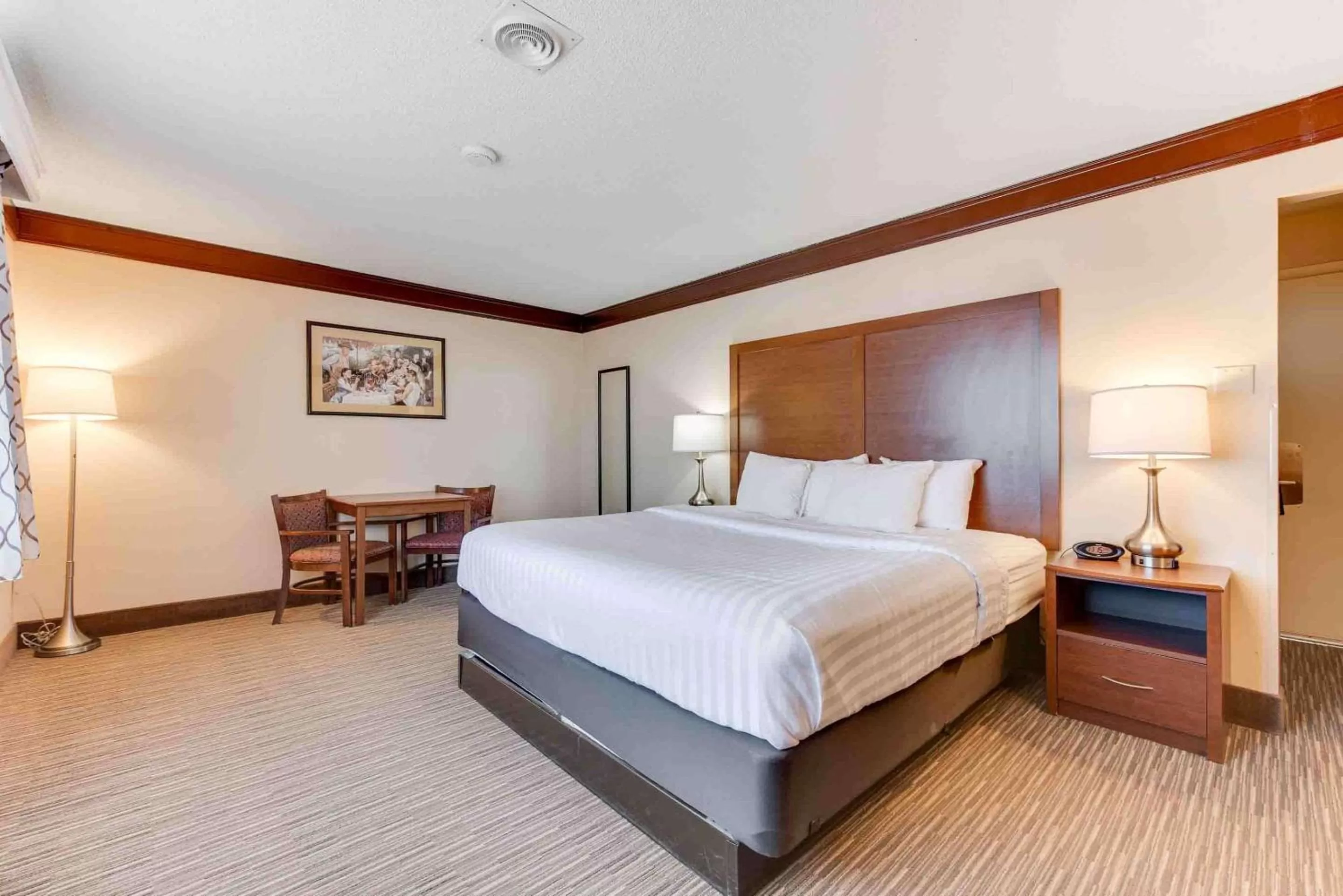 Bedroom, Bed in Best Western Movie Manor