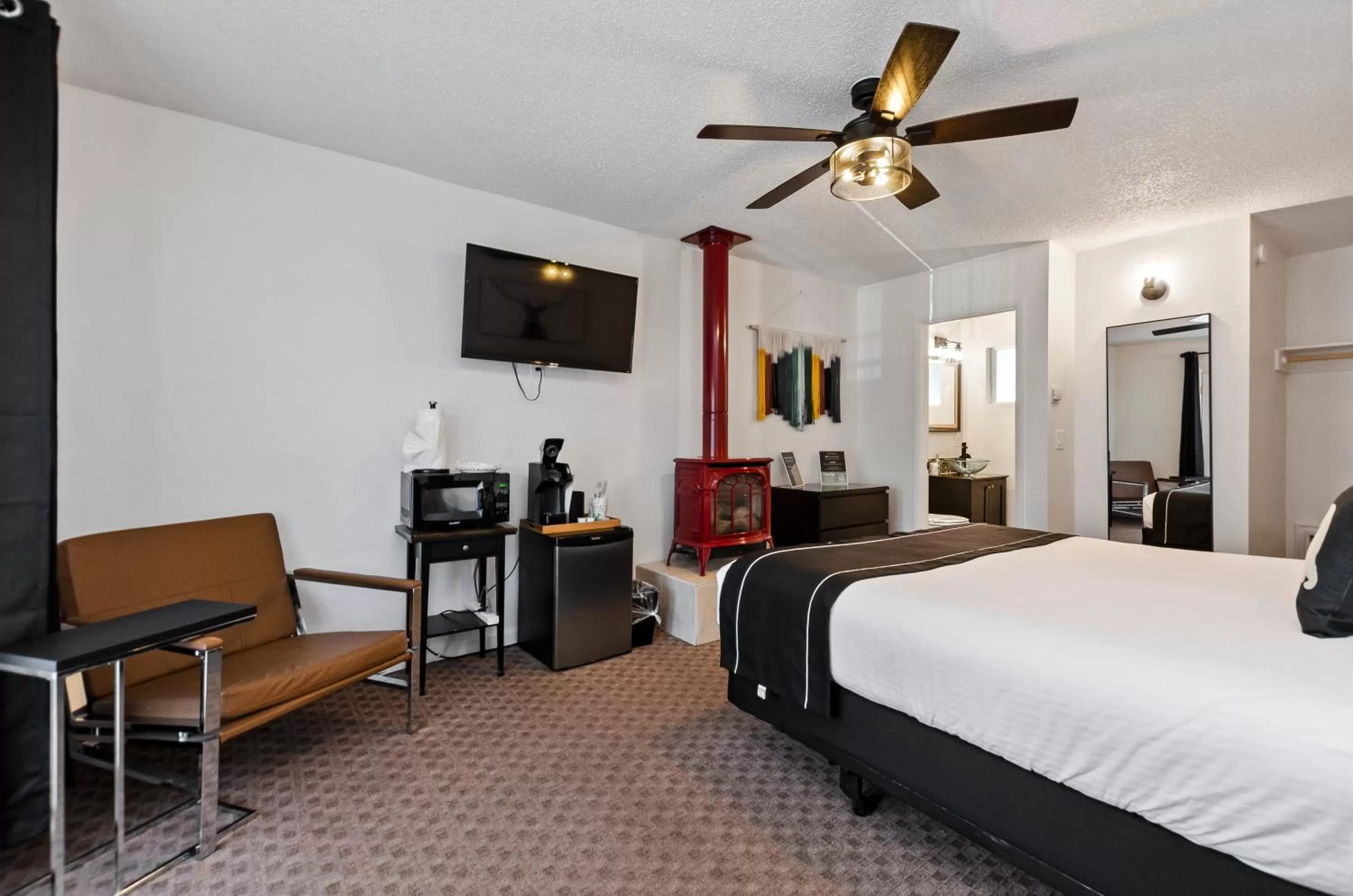 Bed in The Jeffrey Hotel