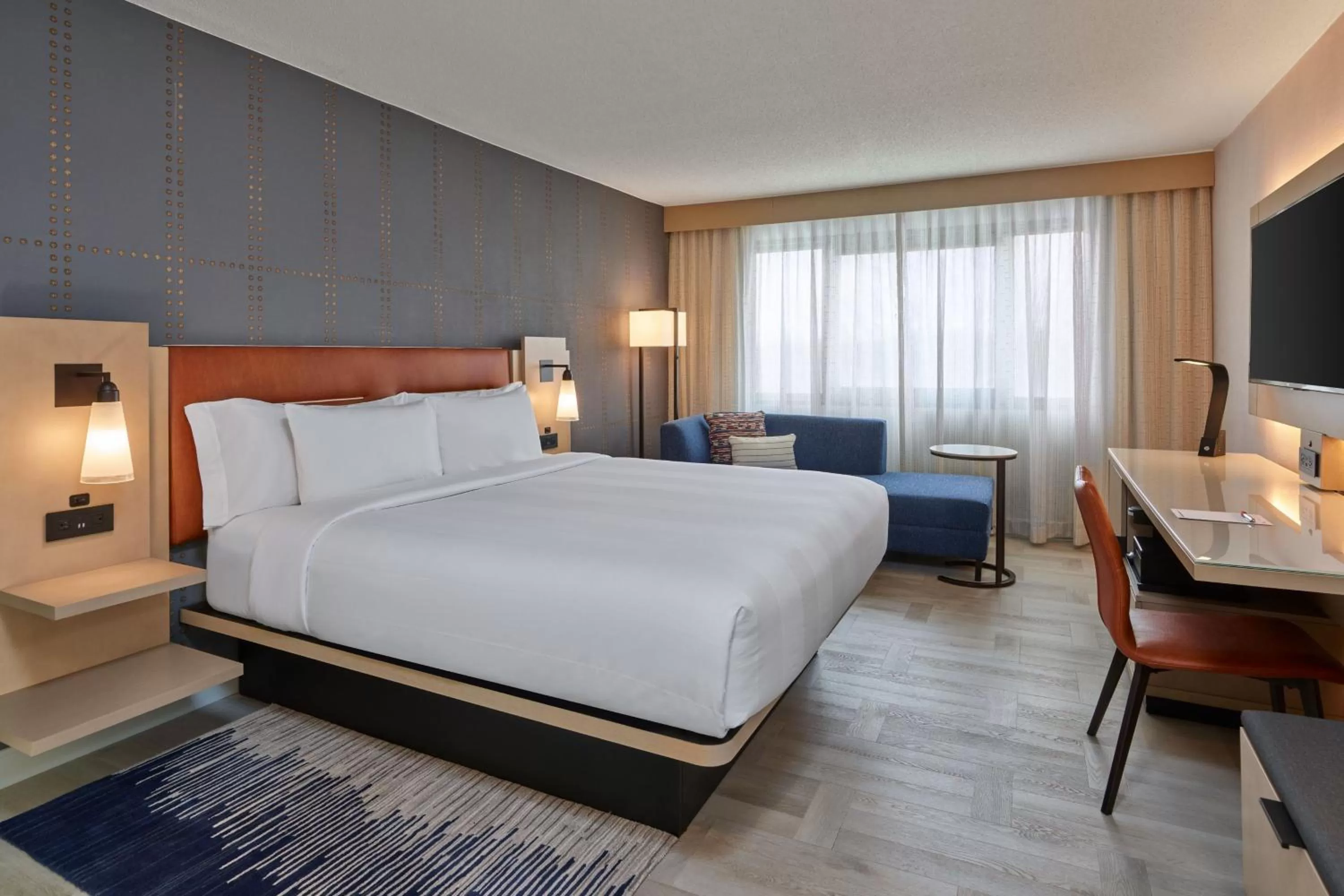 Photo of the whole room, Bed in Marriott Lexington Griffin Gate Golf Resort & Spa