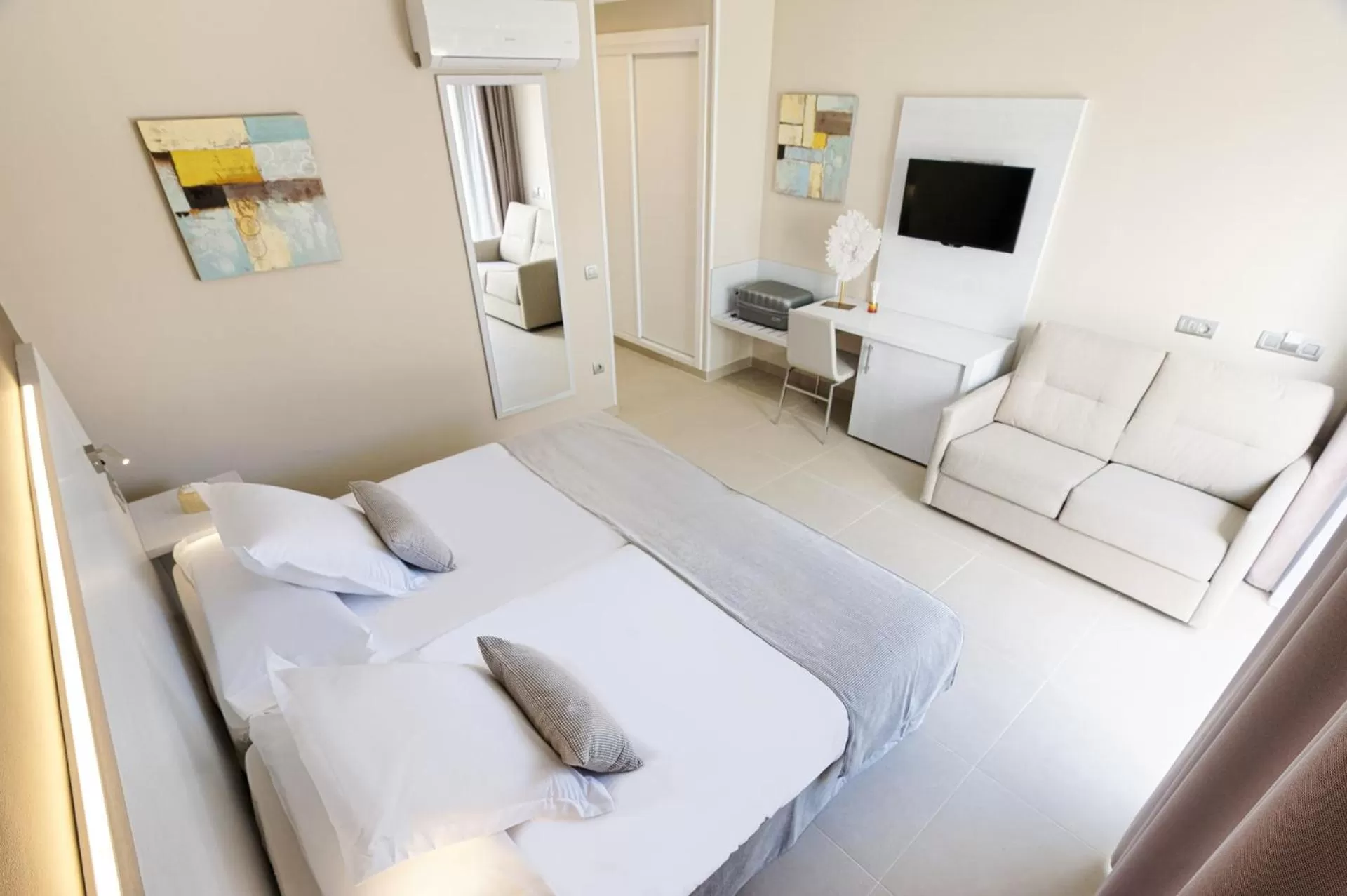 Bed in Sanom Beach Resort Only Adults