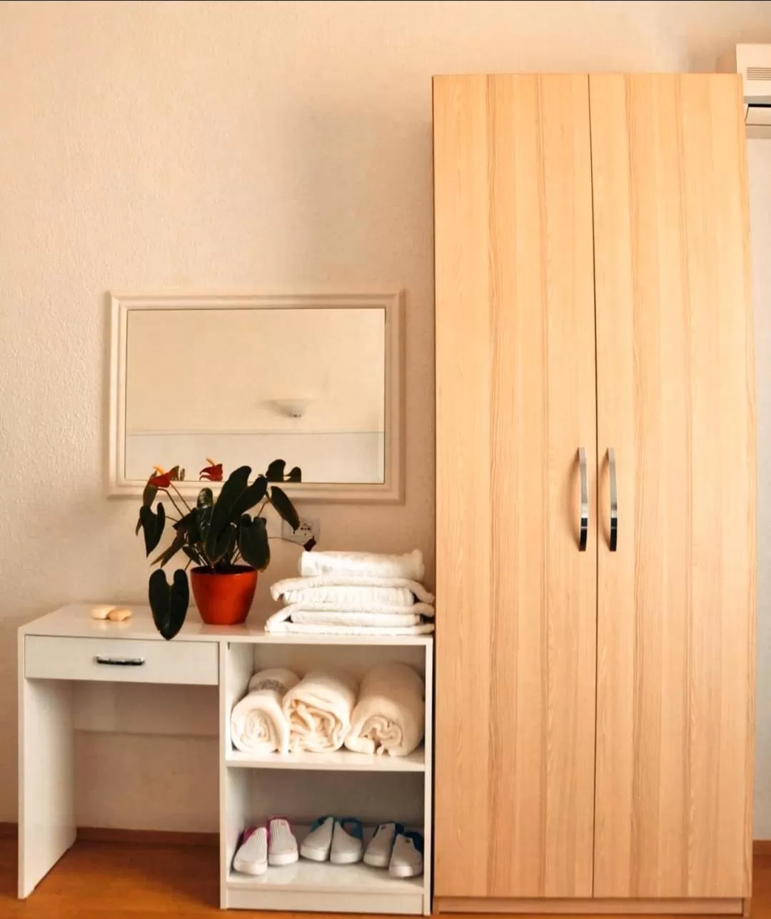 towels, TV/Entertainment Center in Tirana Central GuestHouse