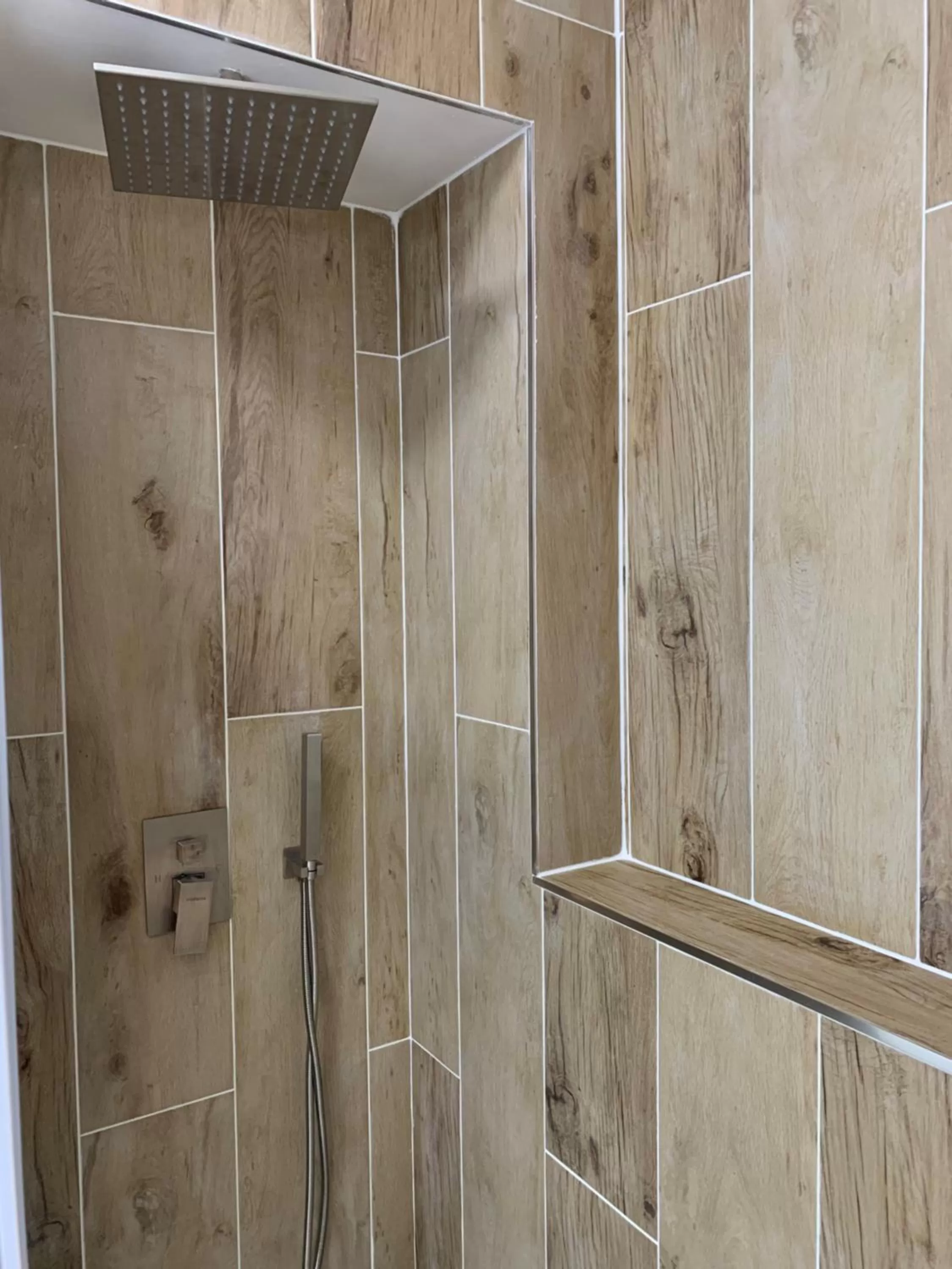 Shower in The Ship Inn