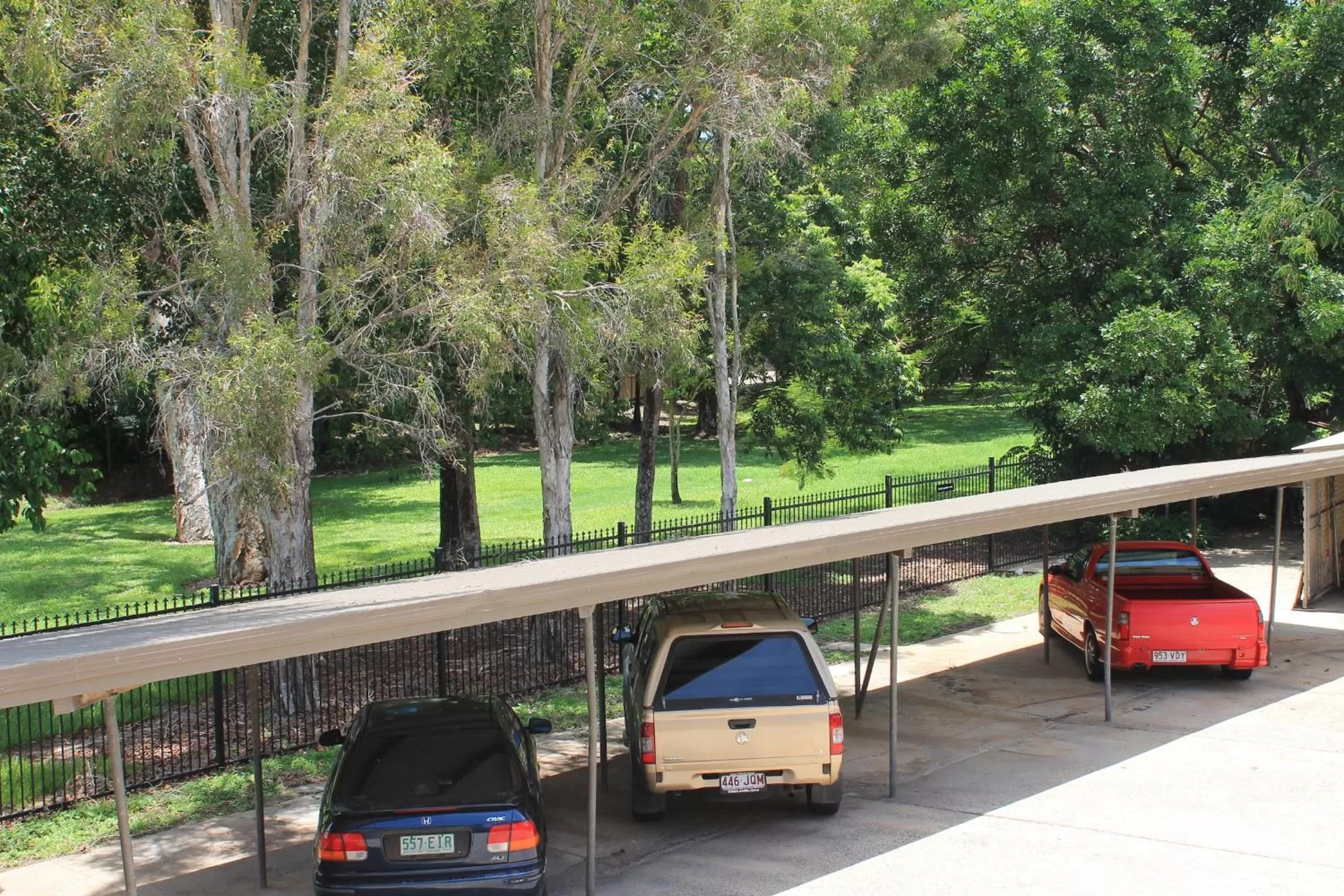 Area and facilities in Oasis Inn Apartments