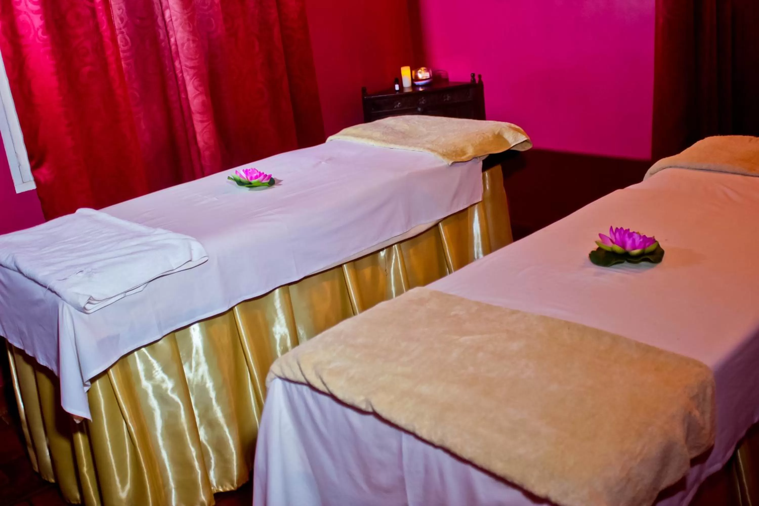 Massage, Bed in Al-Nisaa Hotel and Spa