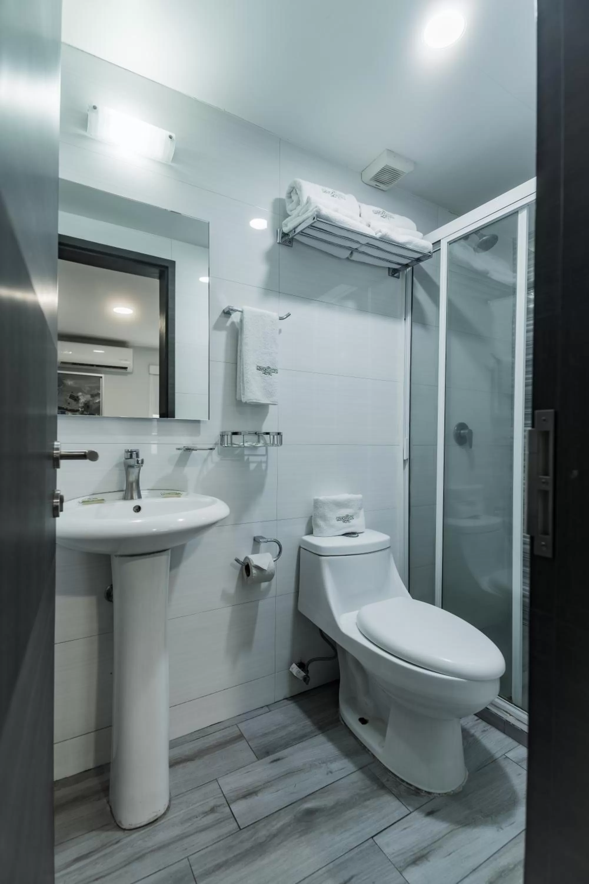 Bathroom in HOTEL LEMON GREEN -Zona Expo Frente al Centro de Convenciones