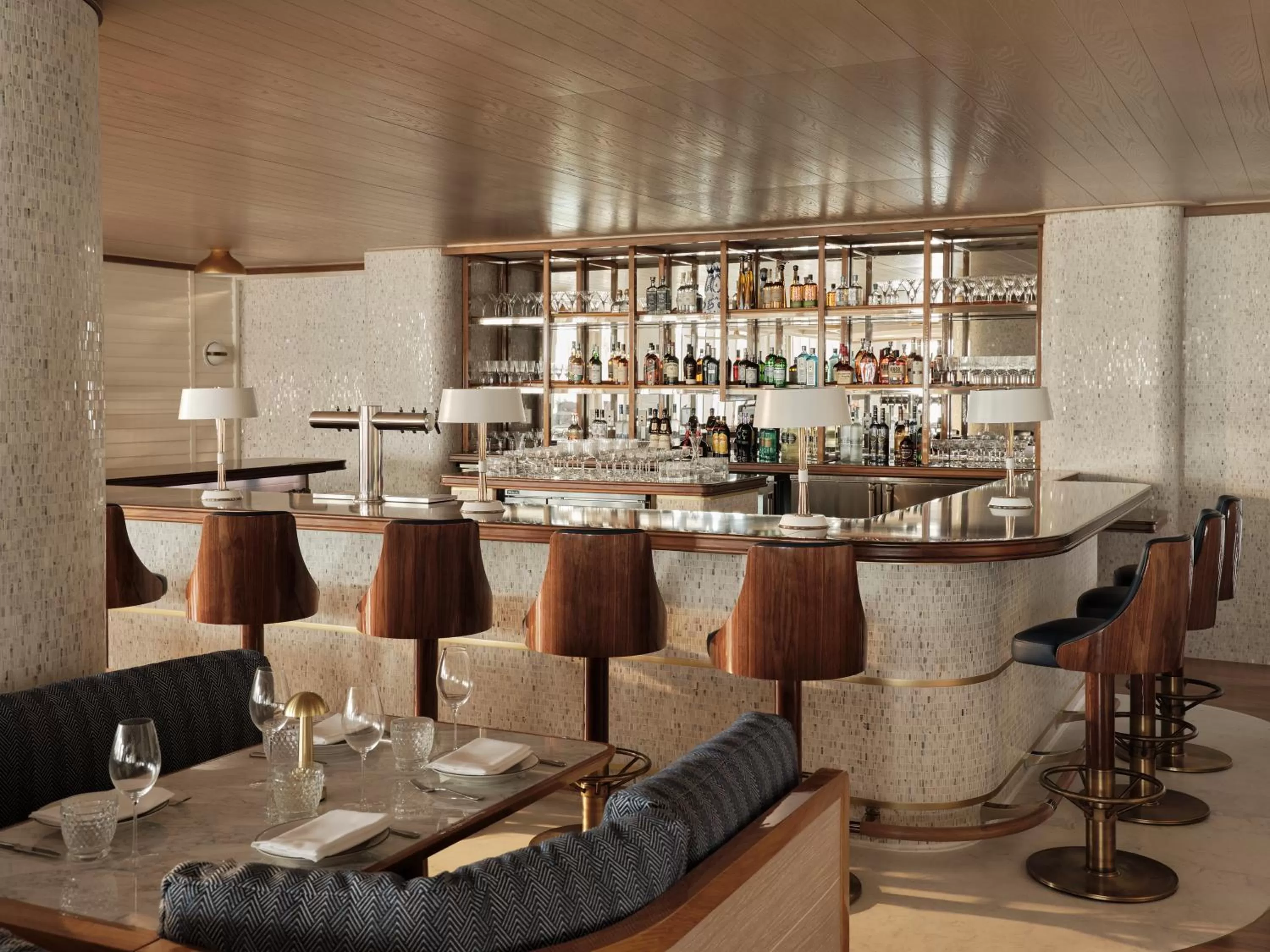 Lounge or bar in Four Seasons Hotel and Residences Fort Lauderdale