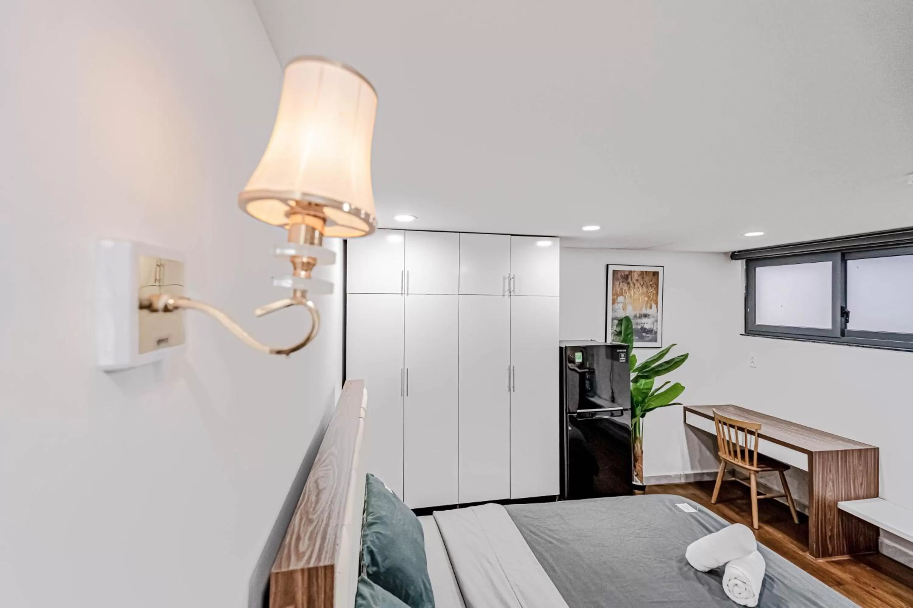 Photo of the whole room, Bed in Spring Hill Apartment -The High Class