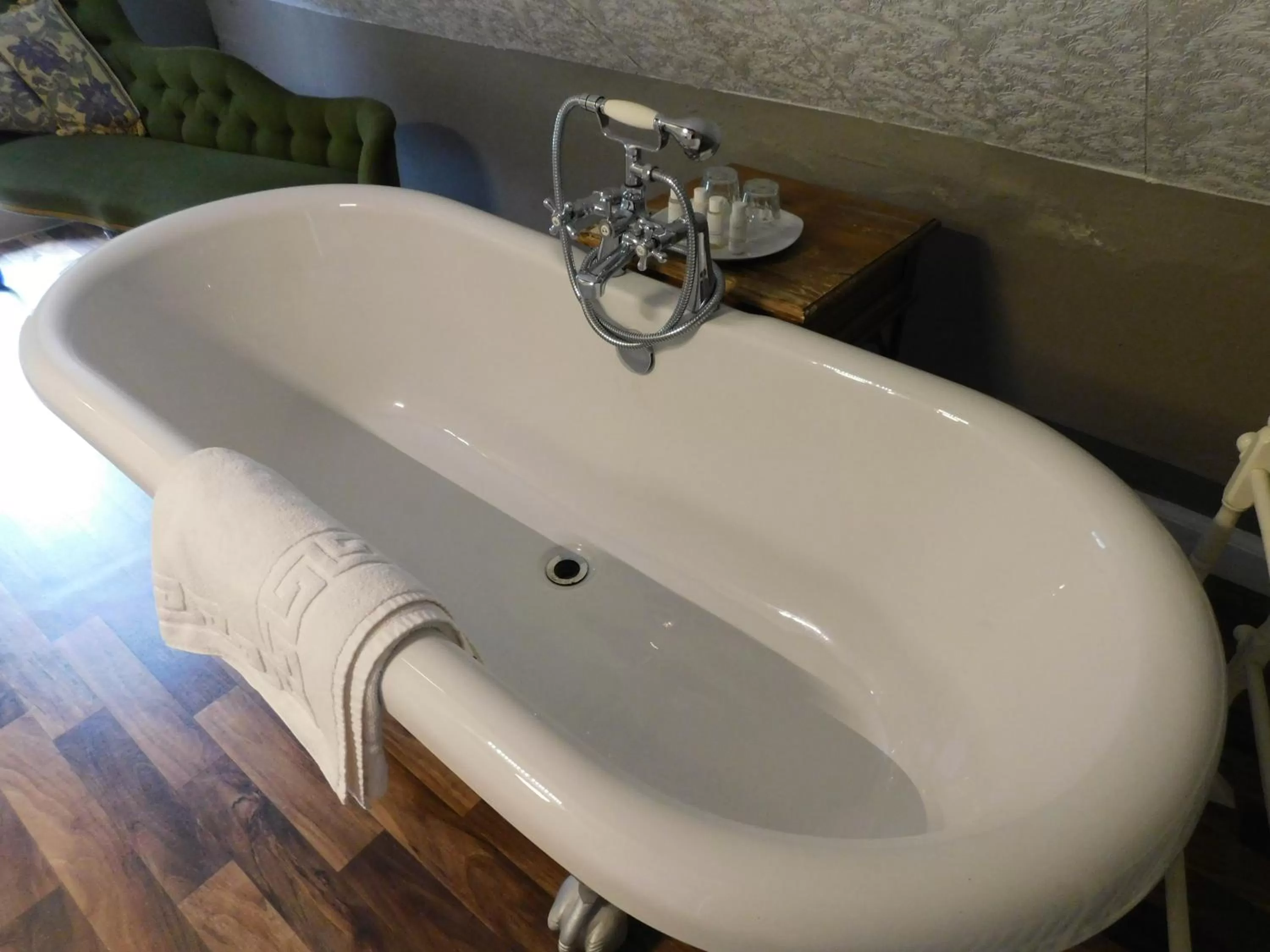 Bath in The Old Registry guest house