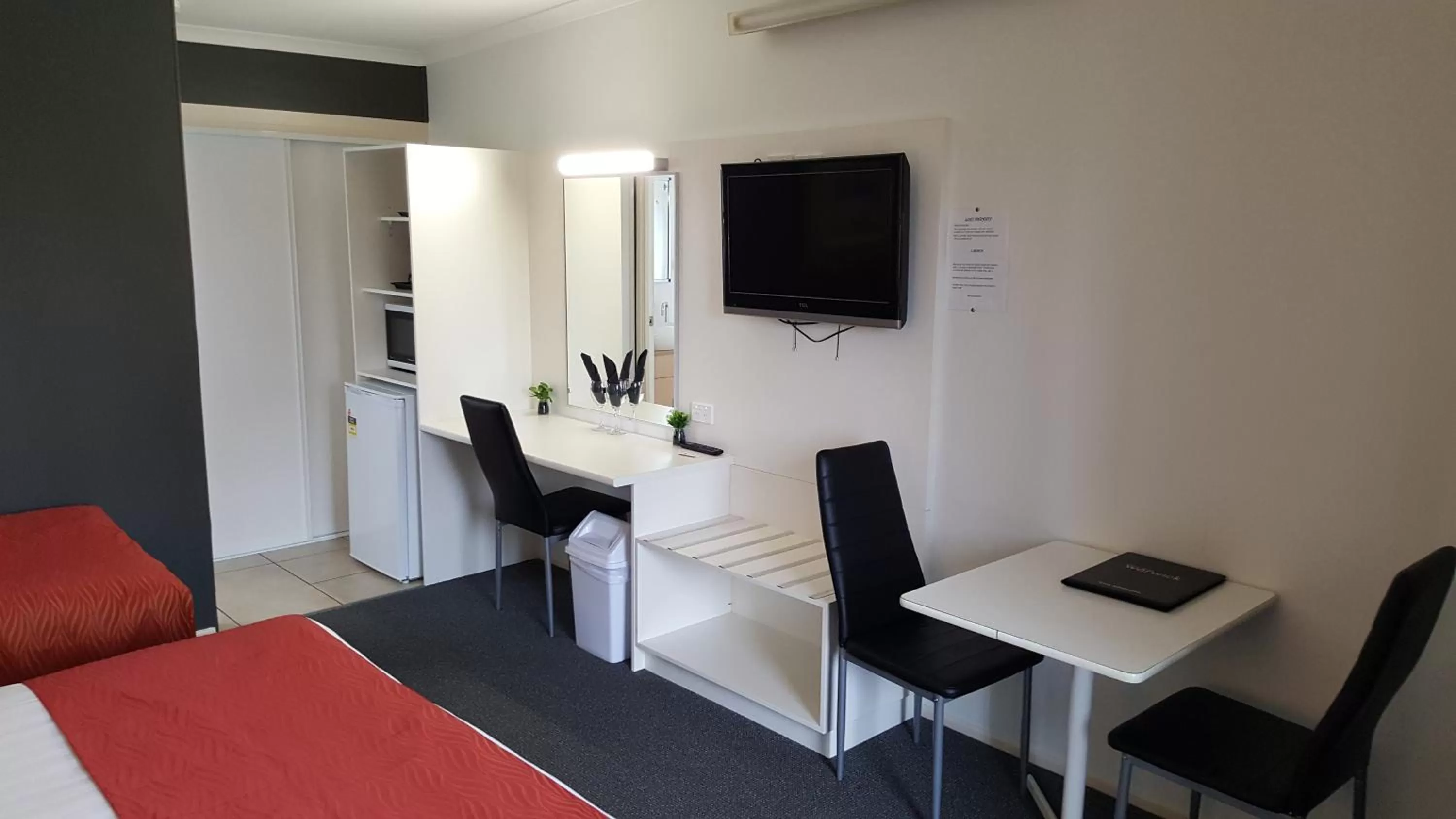 Coffee/tea facilities, Bed in Centrepoint Midcity Motor Inn