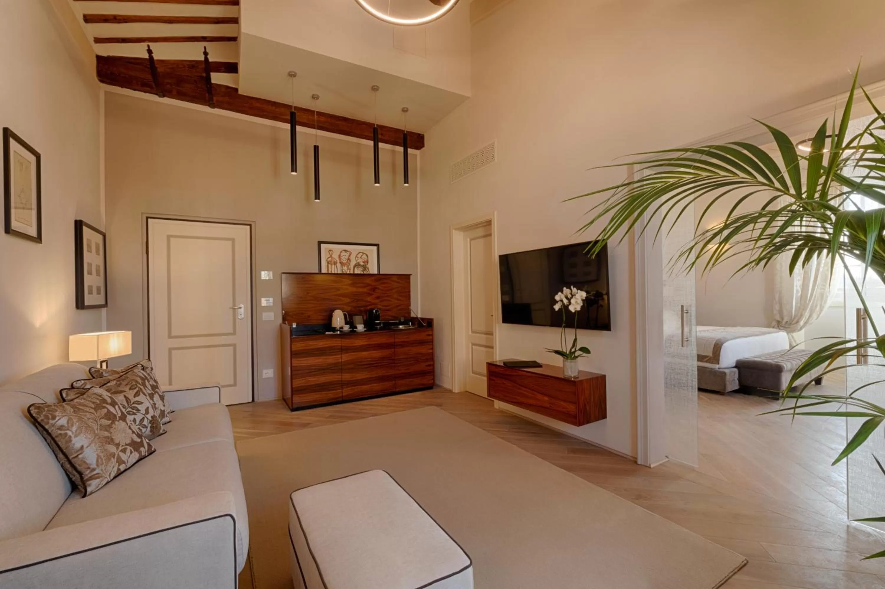 TV and multimedia in Donati Luxury Tower Suites