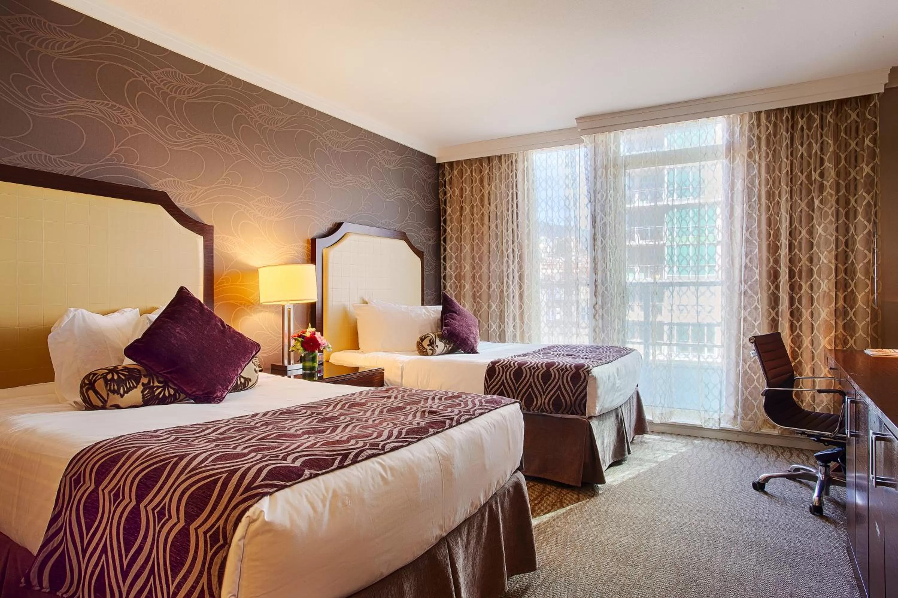 Photo of the whole room, Bed in Pinnacle Hotel at the Pier