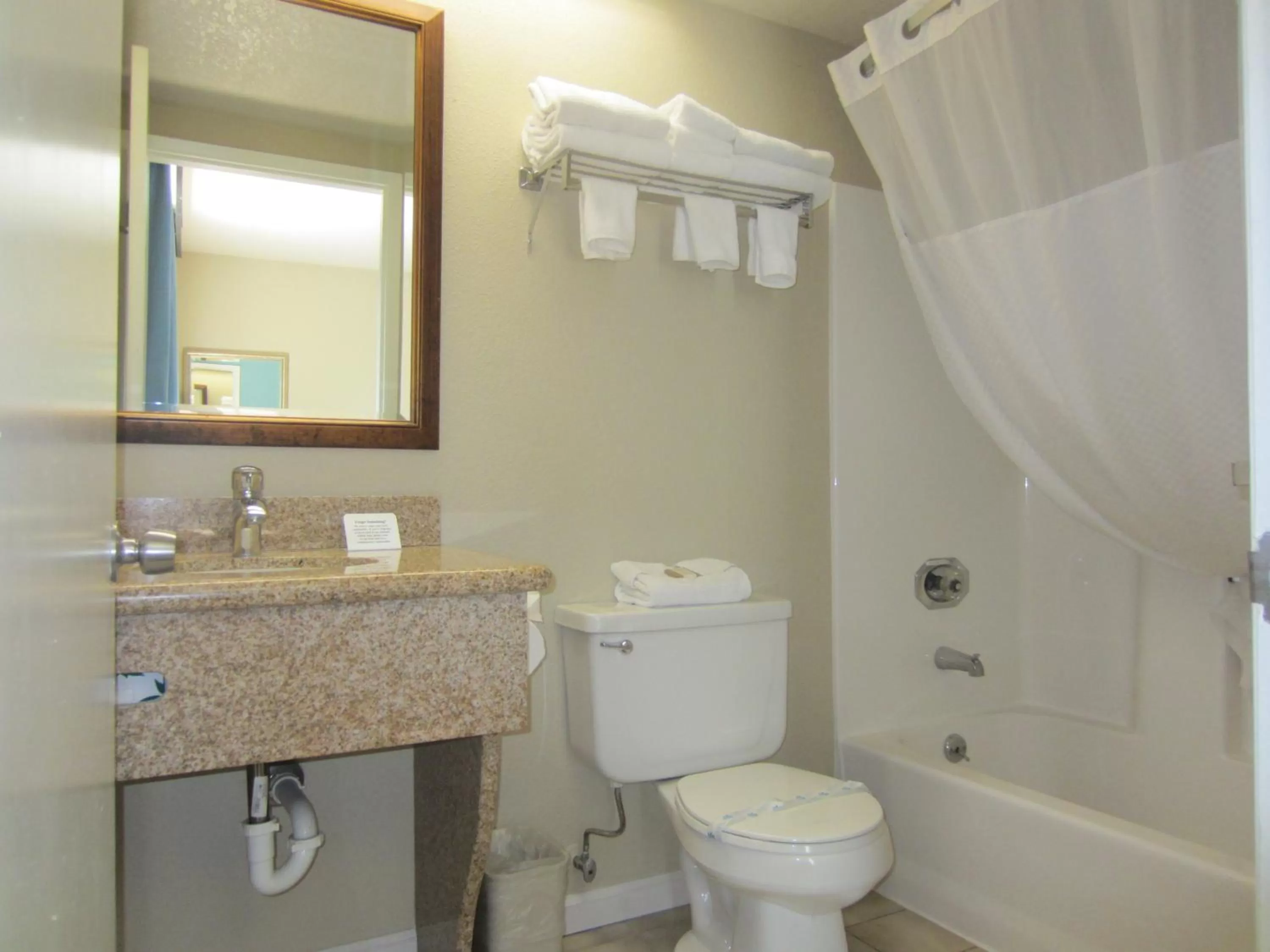 Shower in Howard Johnson by Wyndham Santa Cruz
