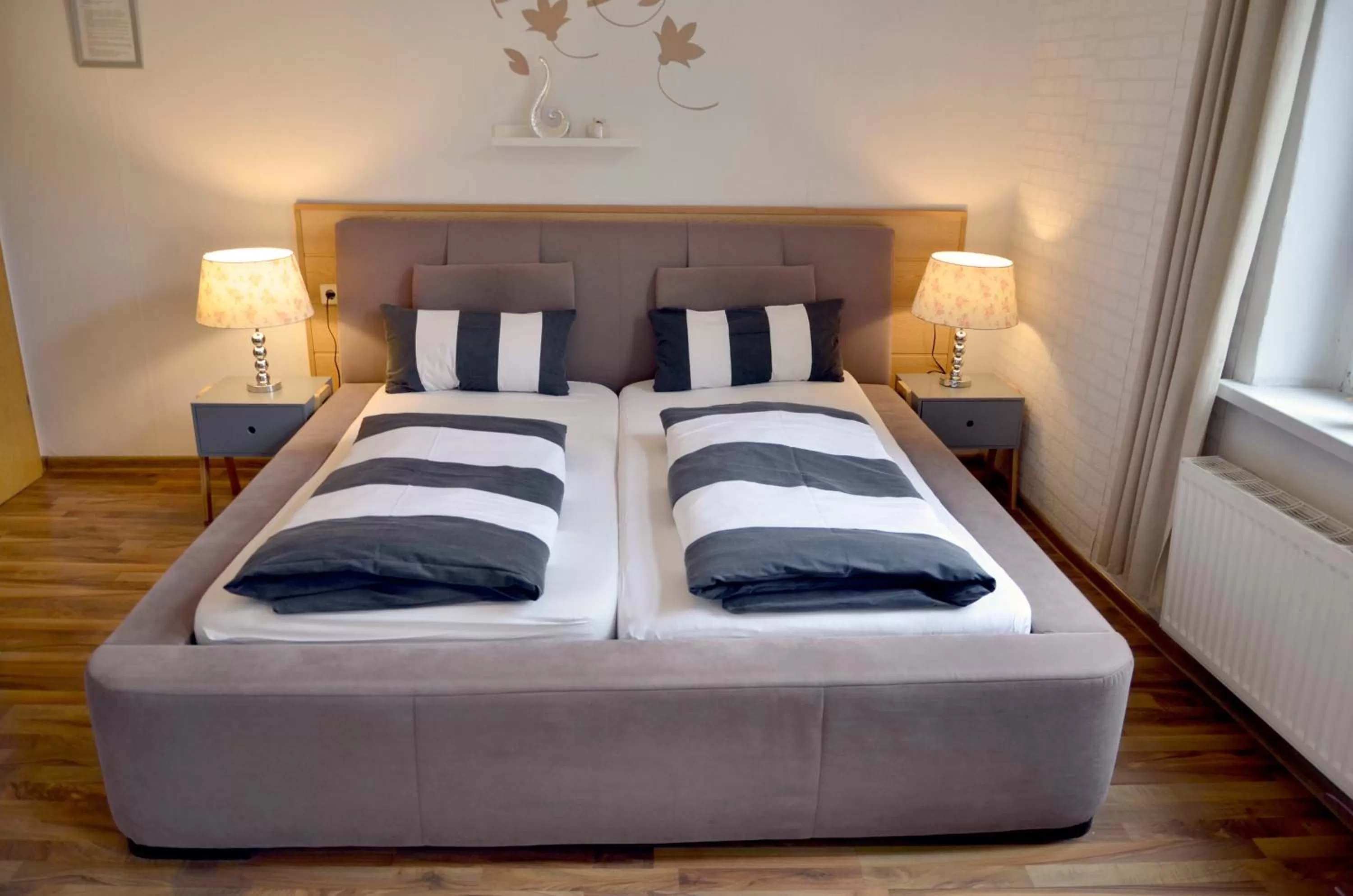 Bed in Pension zur Neiße