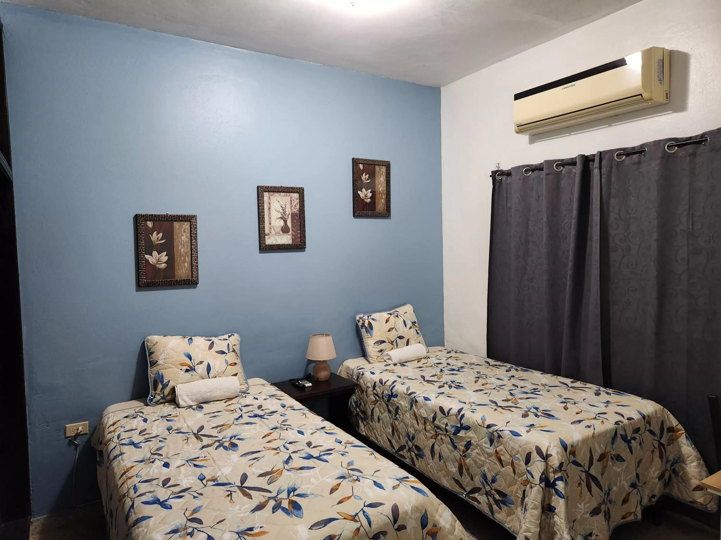Photo of the whole room, Bed in Casa Altamira