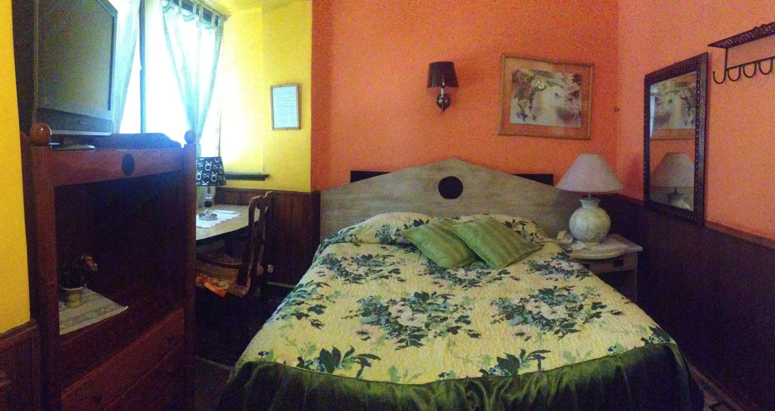 Bedroom, Bed in Hotel La Castellana