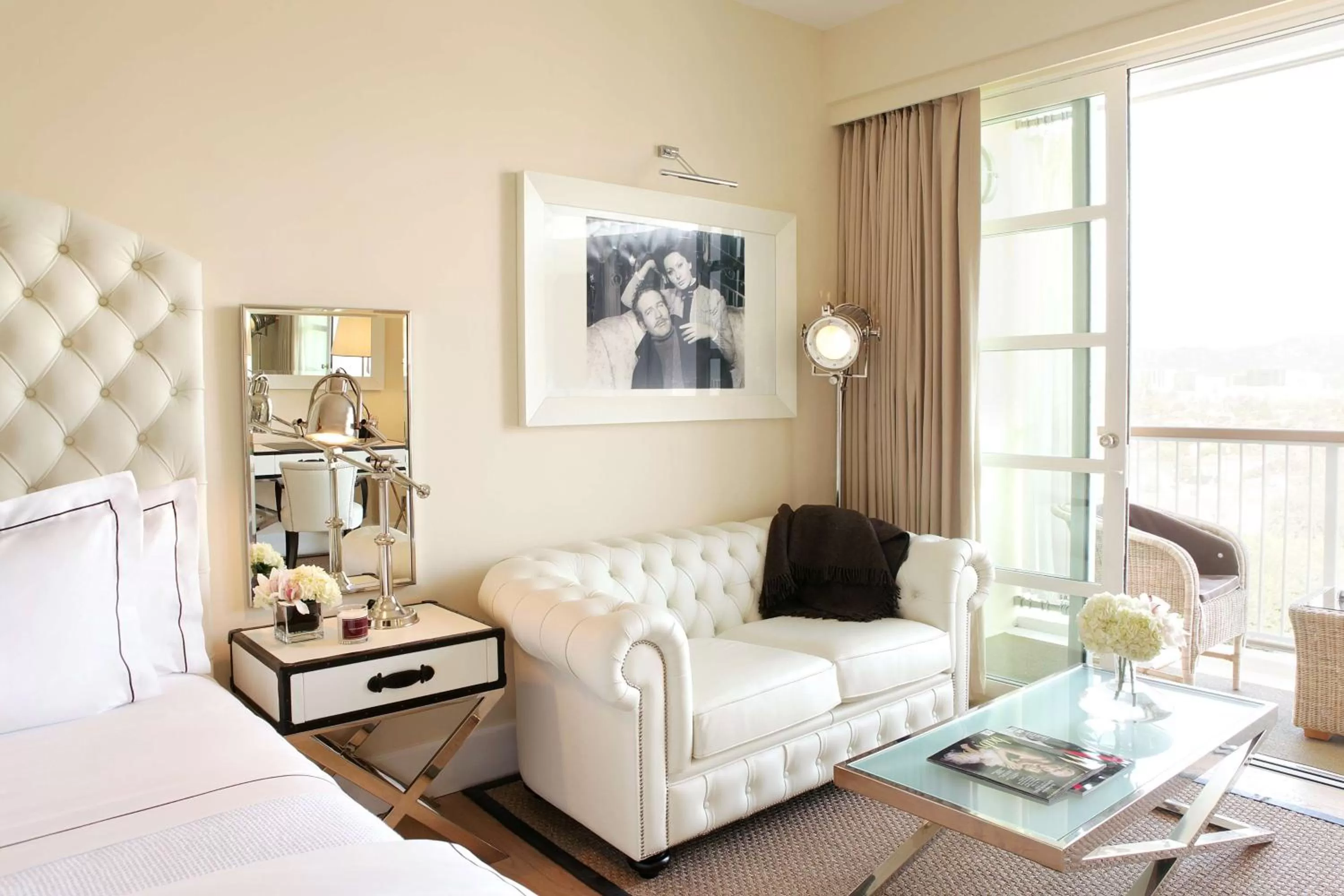 Deluxe King Room with City View in Cameo Beverly Hills, LXR Hotels & Resorts