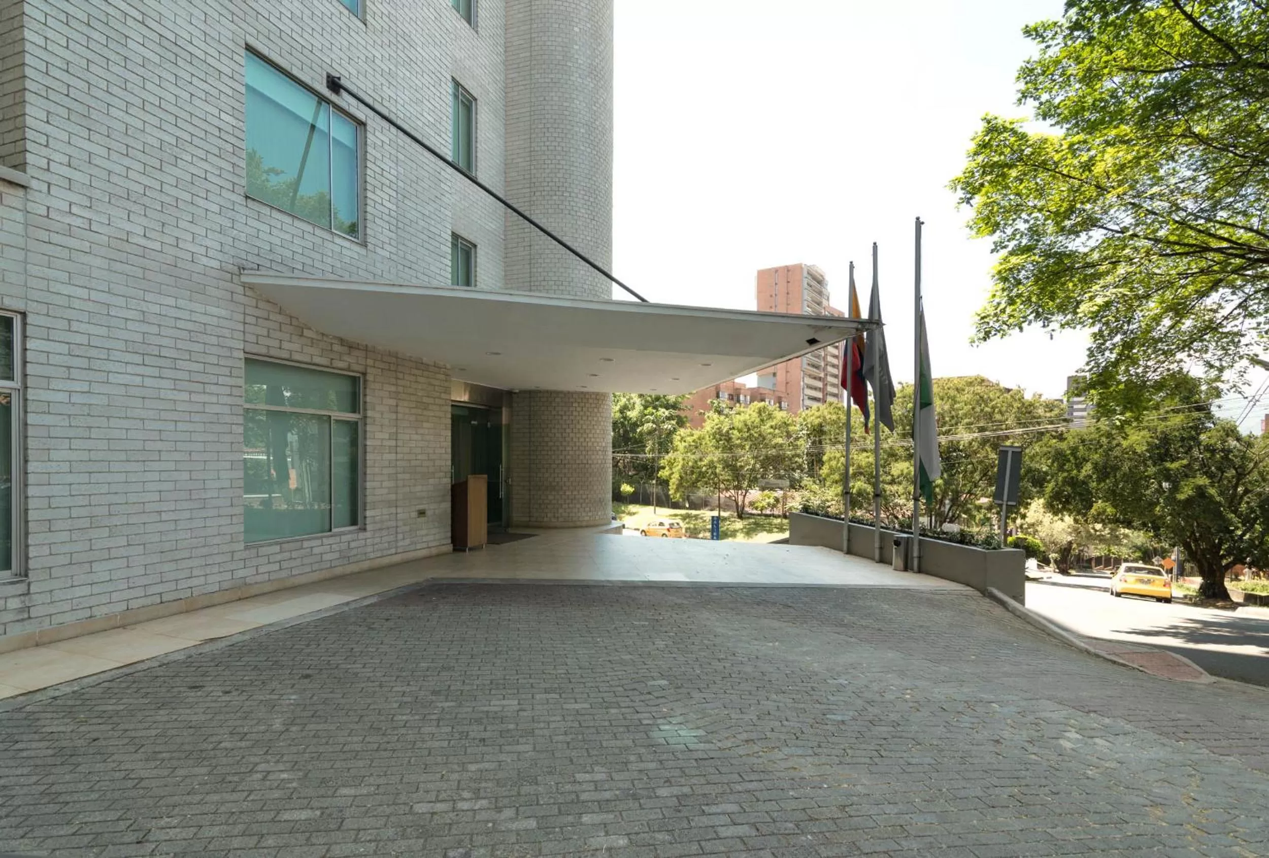 Property building in Apartamentos Poblado Alejandría by HOUSY HOST