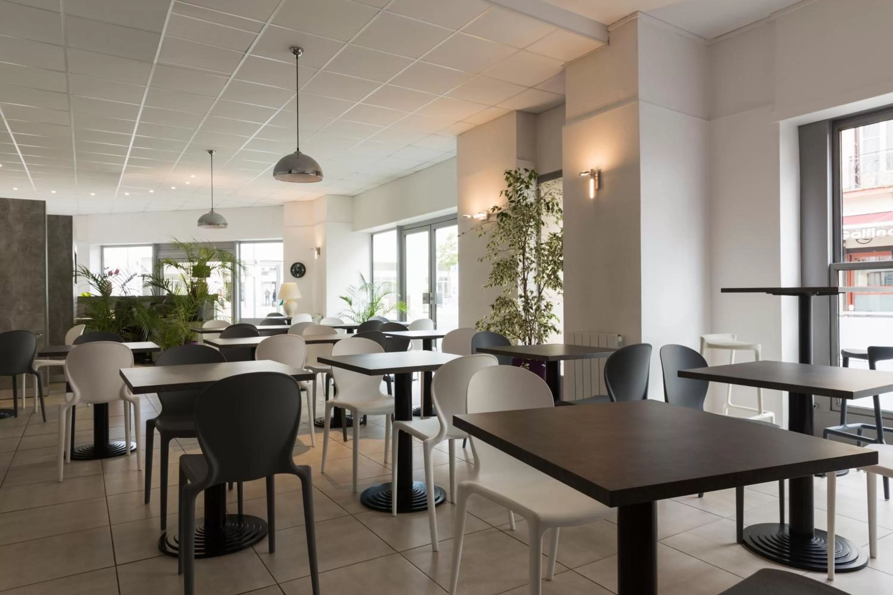 Area and facilities in BRIT HOTEL CONFORT NEVERS Centre Gare