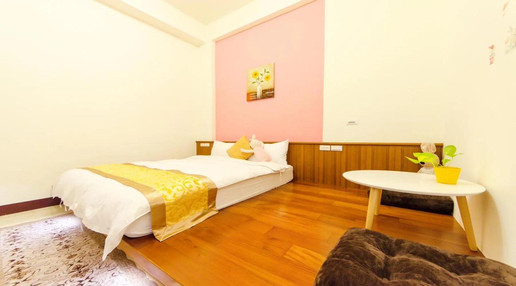 Photo of the whole room, Bed in 相遇民宿Encounter Hostel - 證號 2153-附車位-English welcome