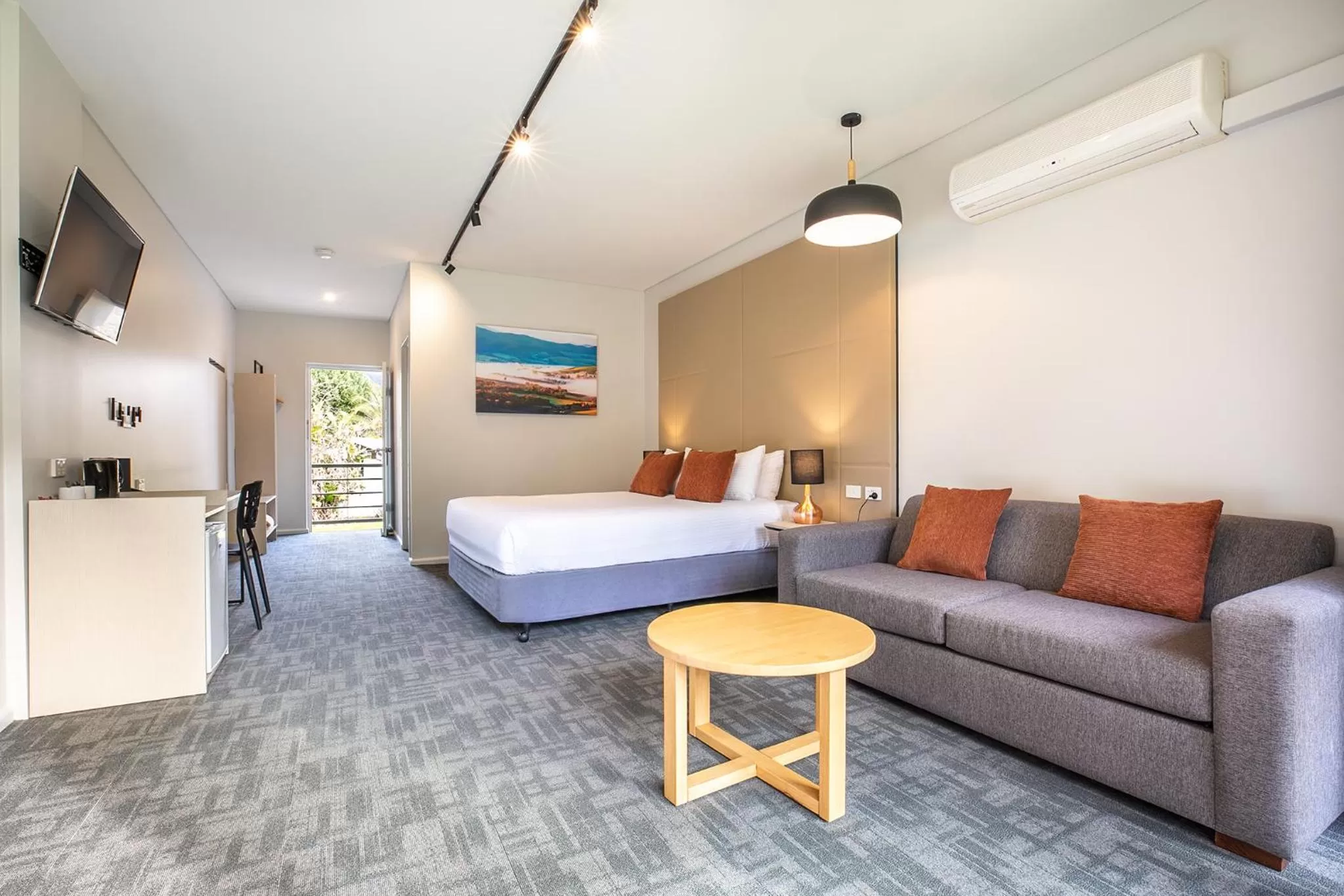 Photo of the whole room, Bed in Nightcap at York on Lilydale