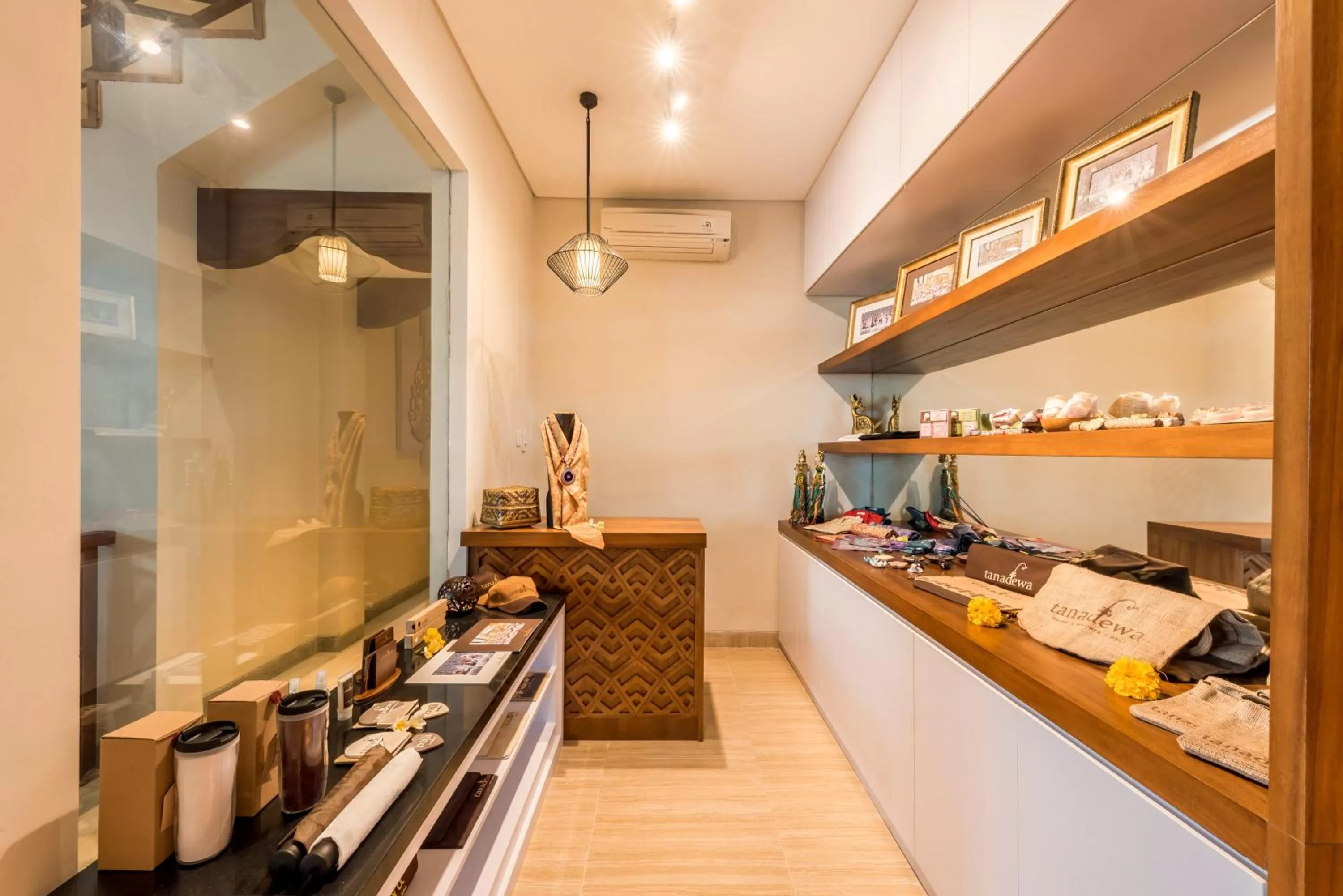 Shopping Area in tanadewa Resort Ubud Bali by Cross Collection