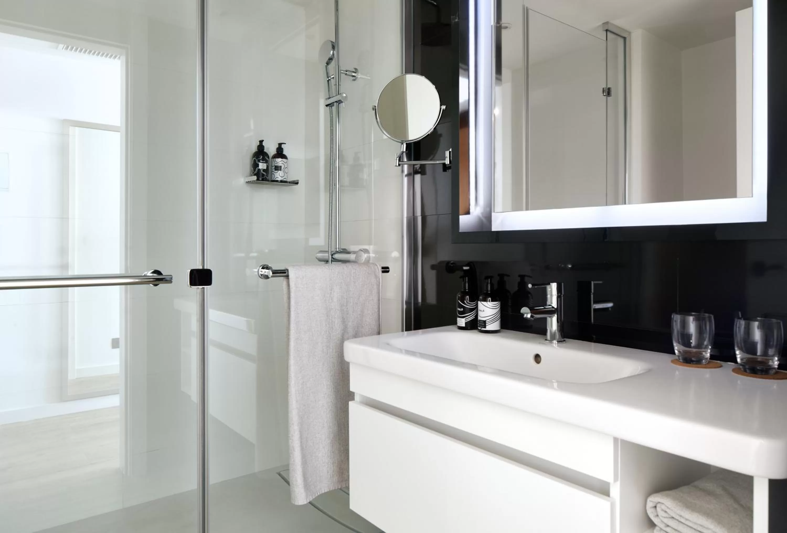 Bathroom in INNSiDE by Meliá Barcelona Apolo