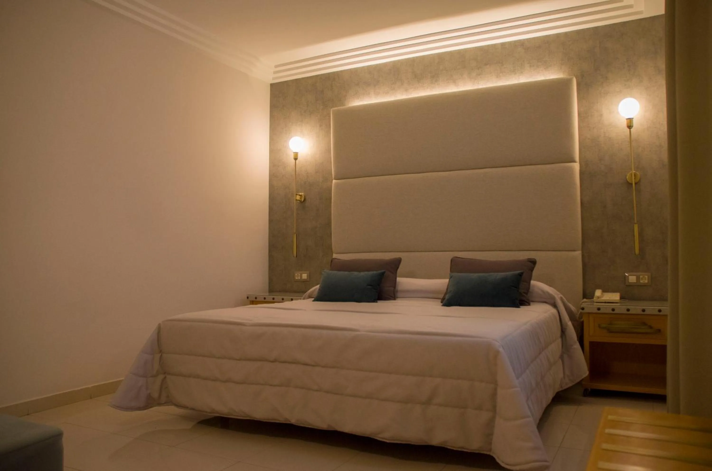 Bedroom, Bed in Hotel Complejo París