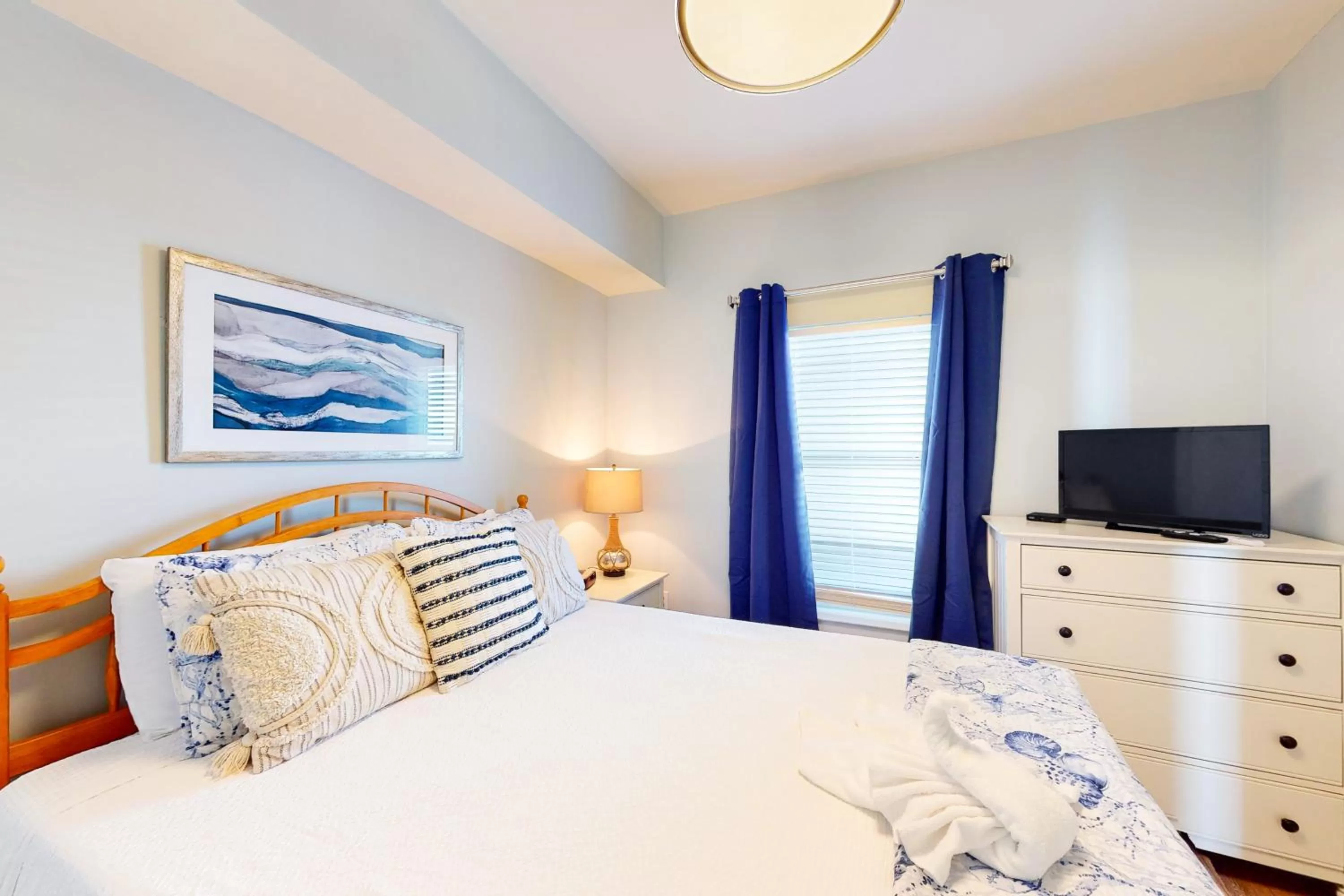 Bed in Majestic Sun 1111A Miramar Beach (Condo)