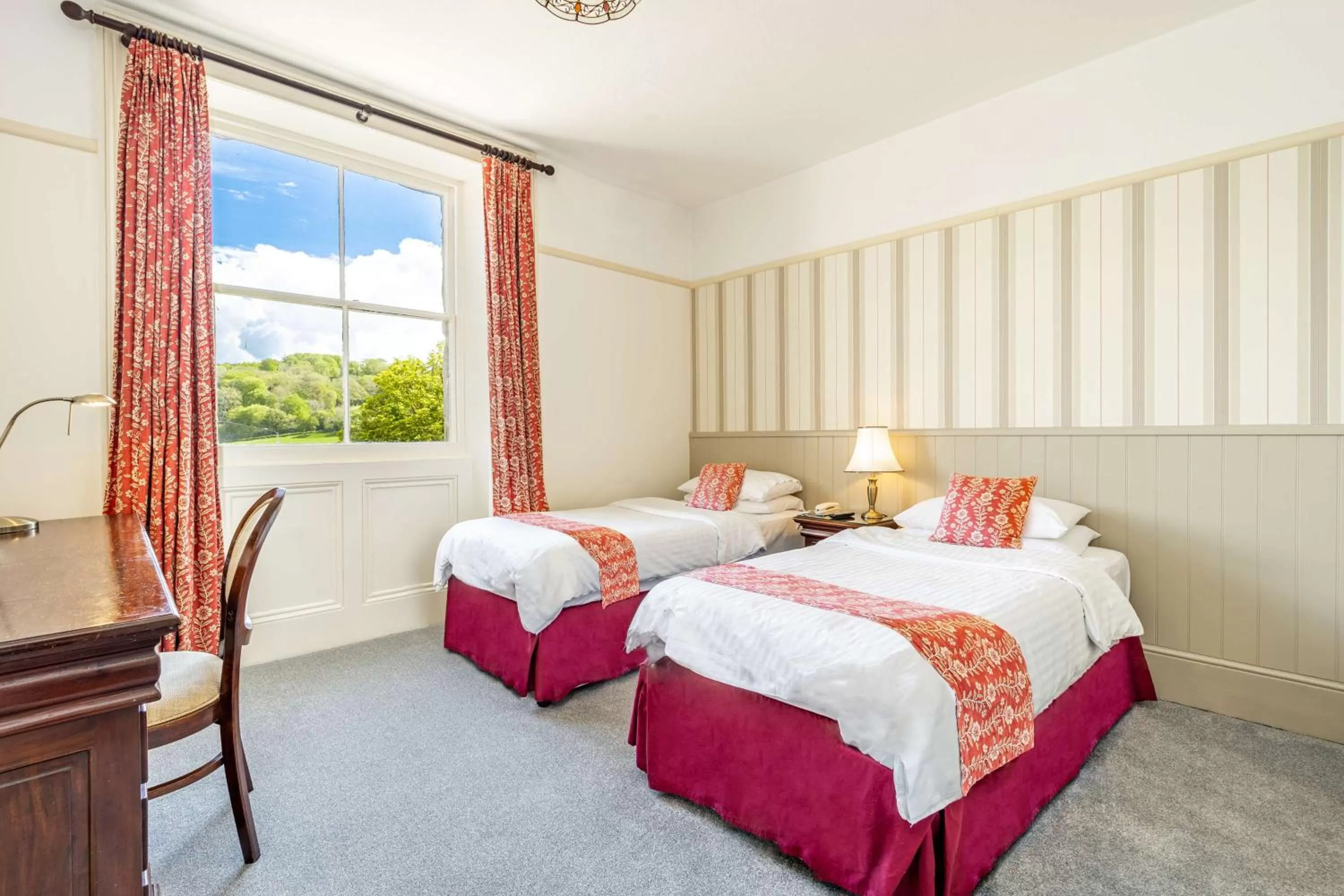 Photo of the whole room, Bed in Best Western Limpley Stoke Hotel