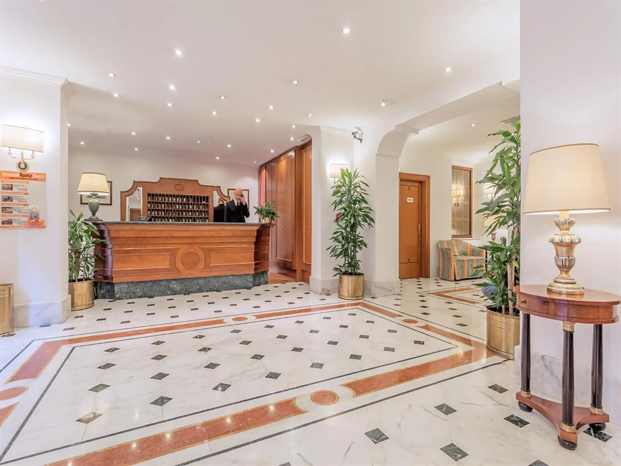 Lobby or reception in Raeli Hotel Luce
