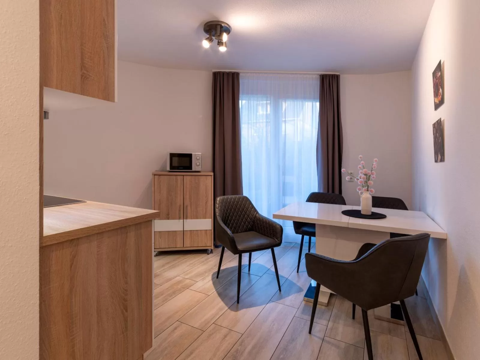 GLEUEL INN - digital hotel & serviced apartments & boardinghouse mit voll ausgestatteten Küchen