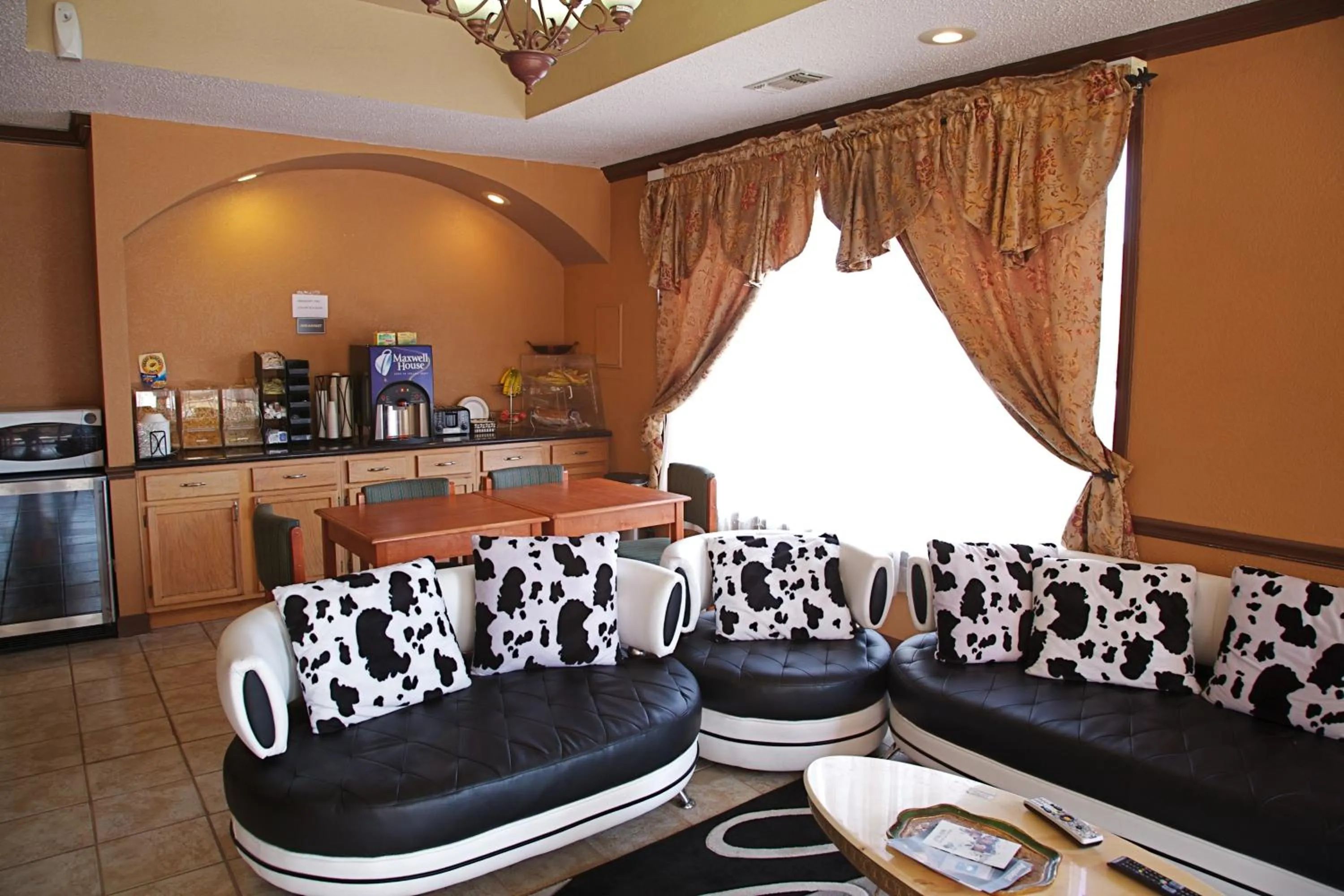 Restaurant/places to eat in Coach Light Inn