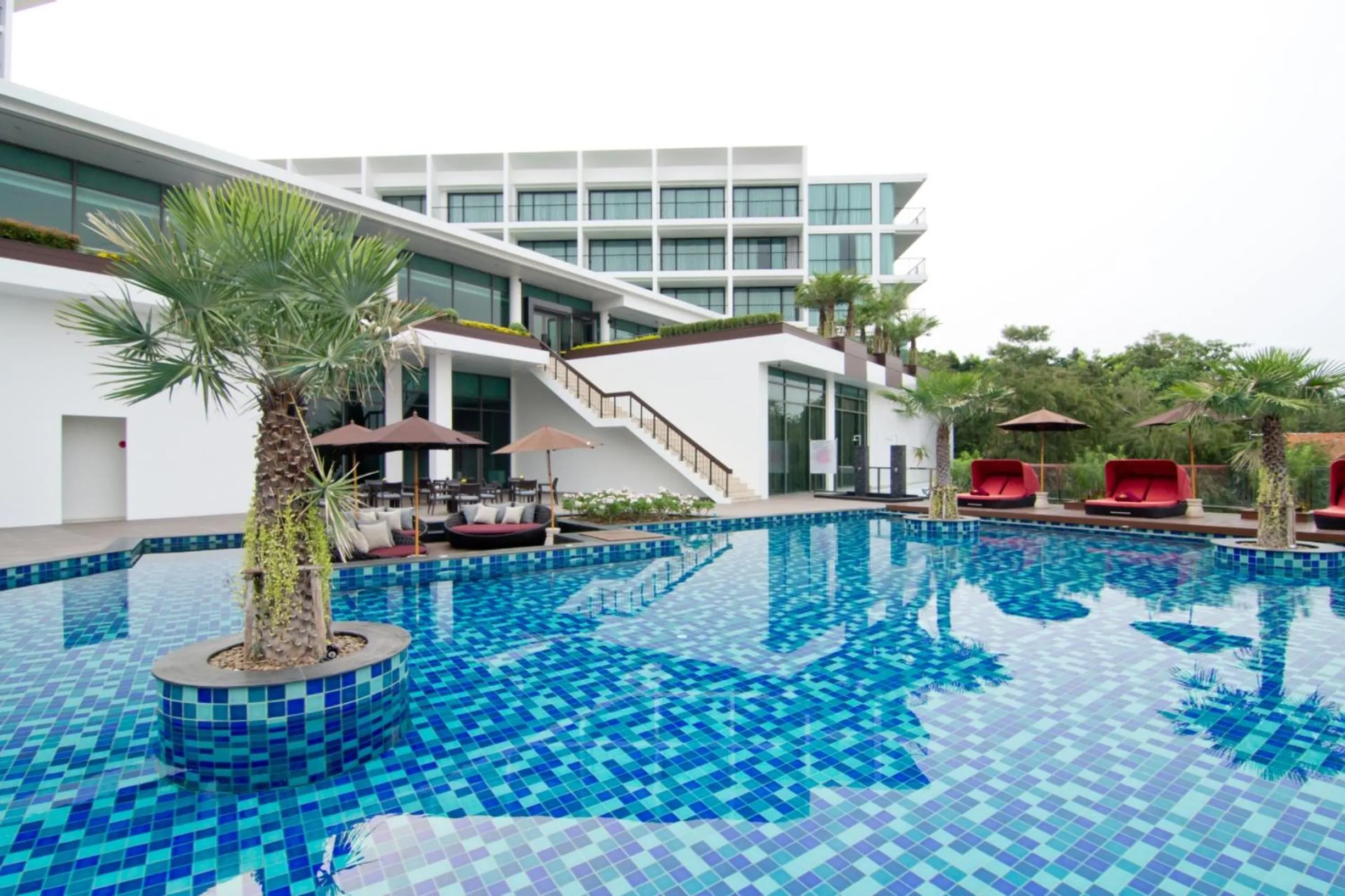Swimming pool in Way Hotel Pattaya