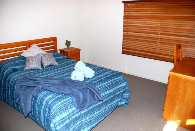 Bedroom, Bed in Amberoo Apartments Tamworth