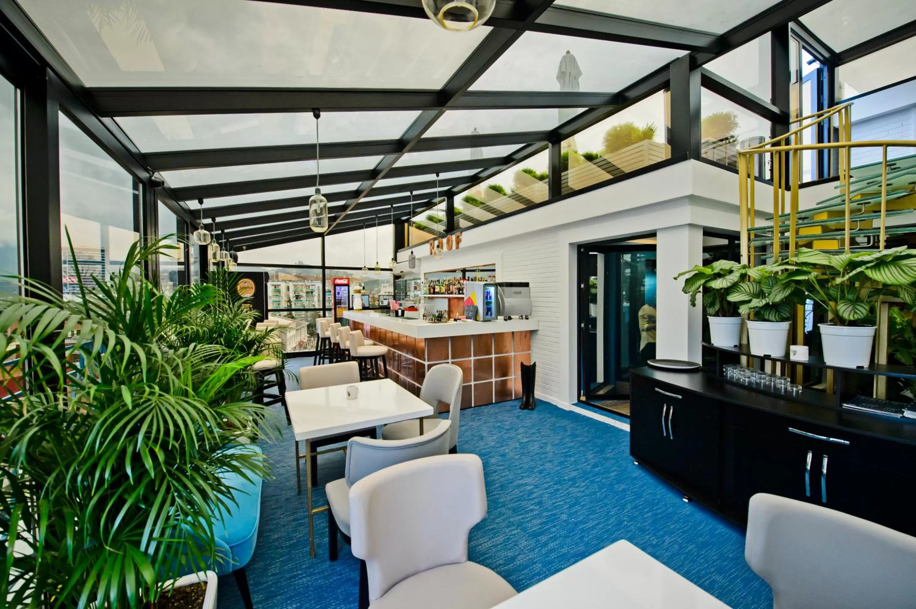 Restaurant/places to eat in Hotel Old Town