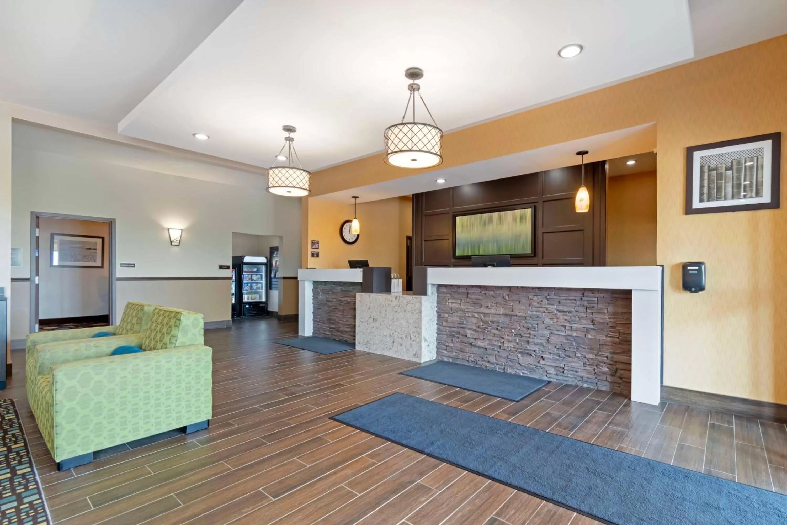 Lobby or reception in Best Western Plus Moosomin Hotel