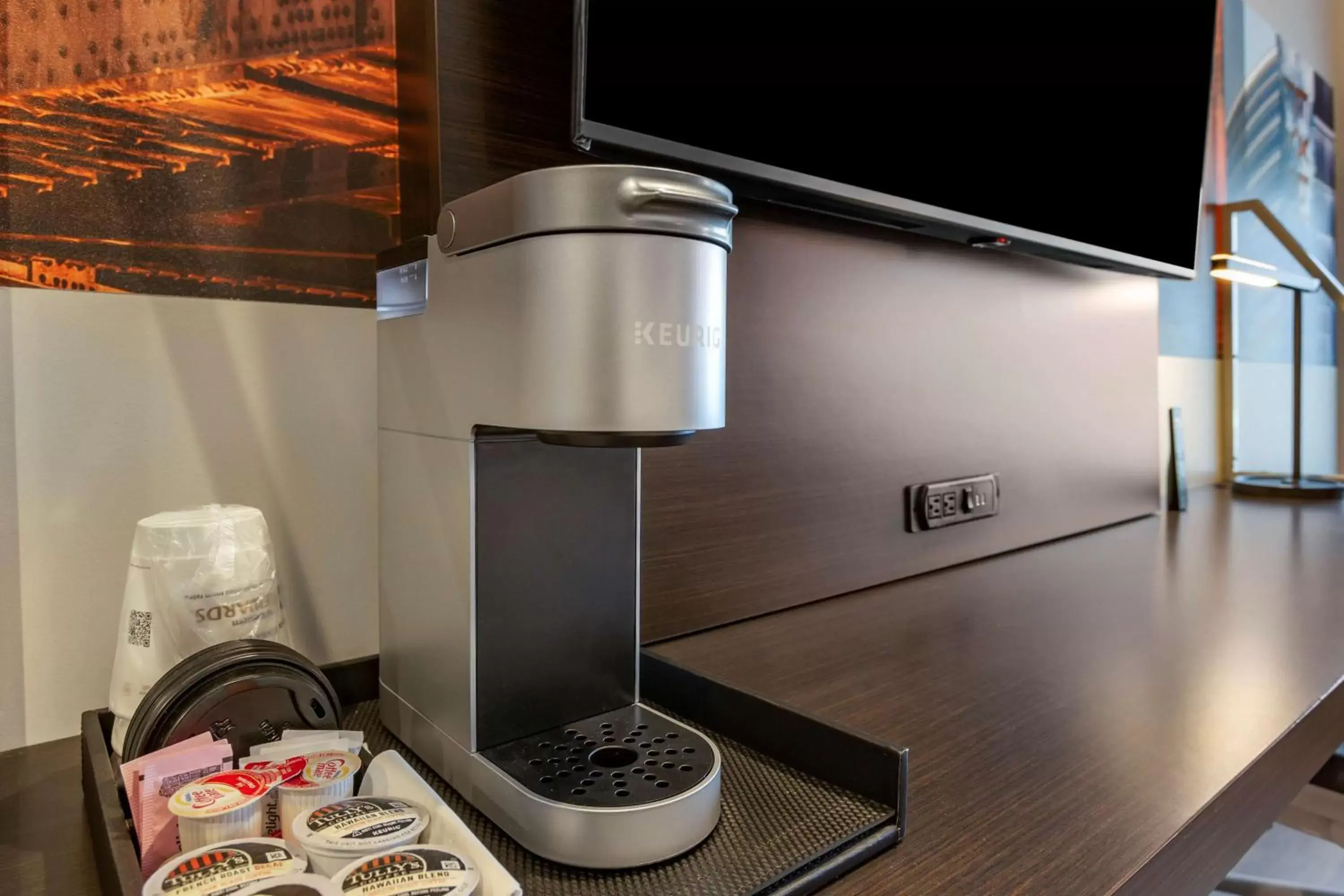 King Corner Room with Roll In Shower - Mobility Accessible/Non-Smoking in Vīb Hotel by Best Western Phoenix - Tempe King Corner Room with Roll In Shower - Mobility Accessible/Non-Smoking in Vīb Hotel by Best Western Phoenix - Tempe