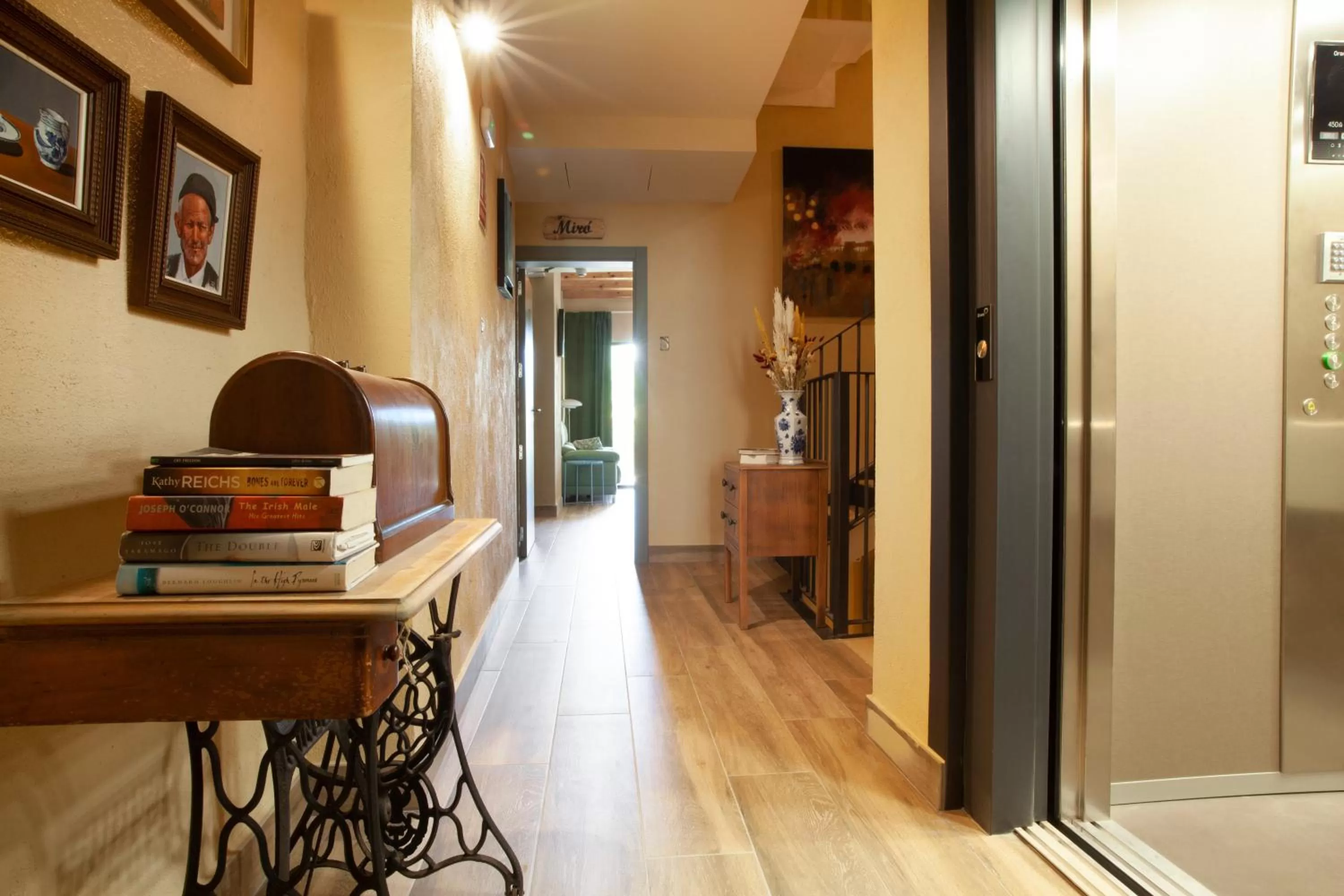 TV/Entertainment Center in Priorat Aparthotel