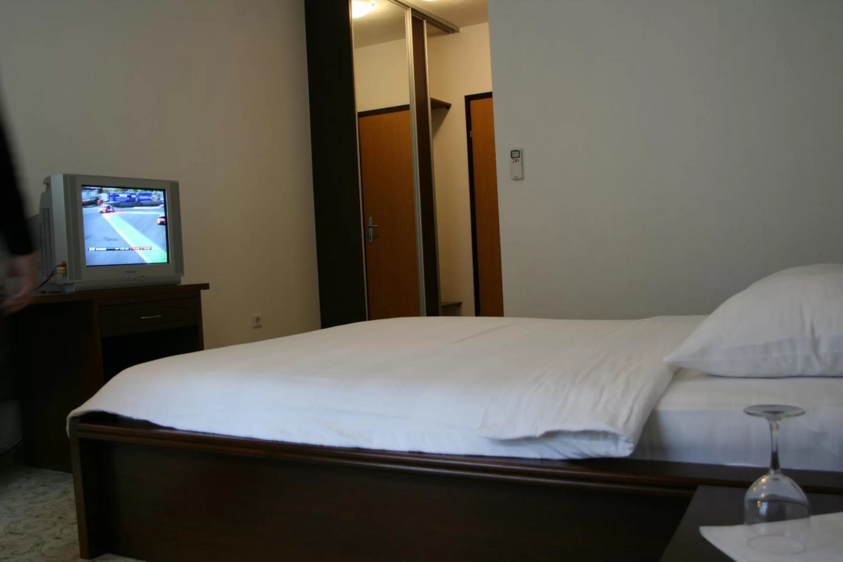 Bedroom, Bed in Motel Maksumić