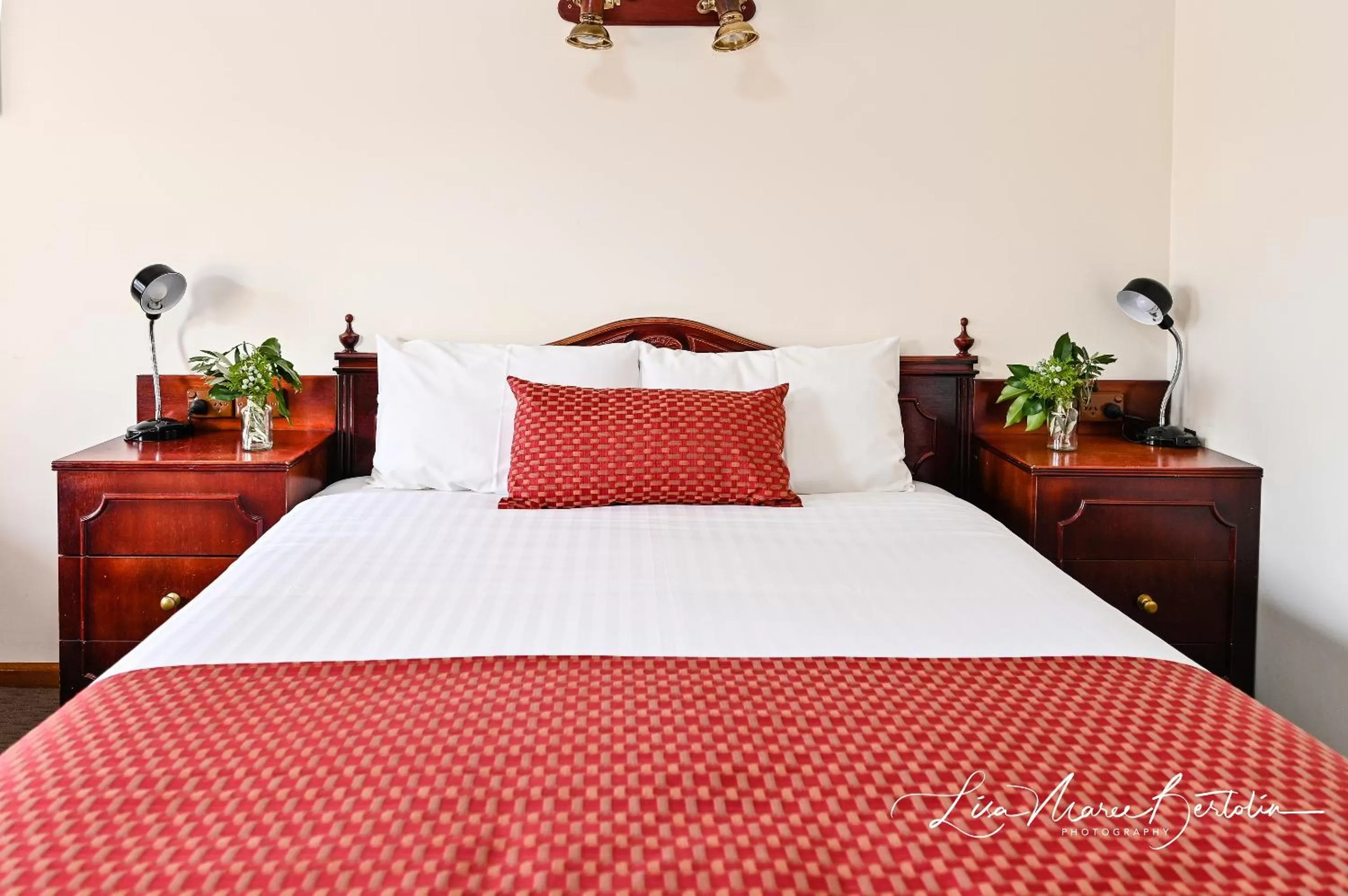 Bed in Narrandera Club Motor Inn