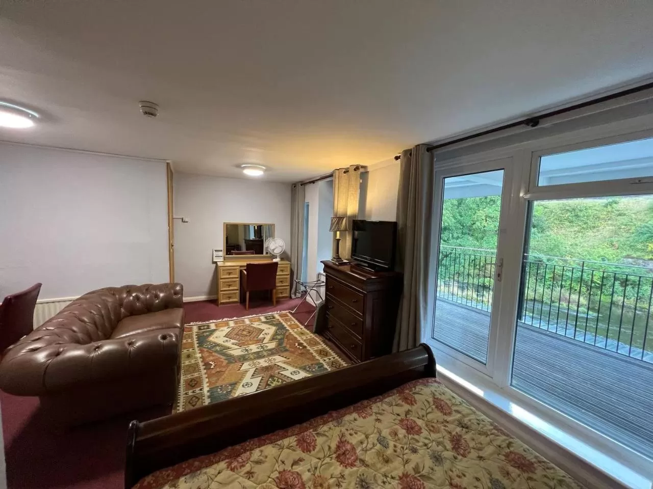 Bed in The Chainbridge Hotel