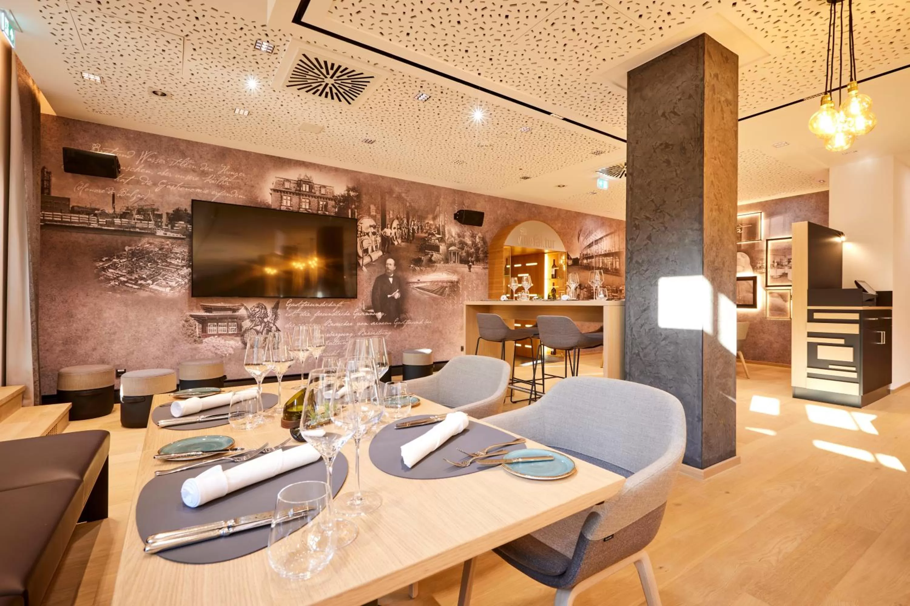 Restaurant/places to eat in Kasino Hotel