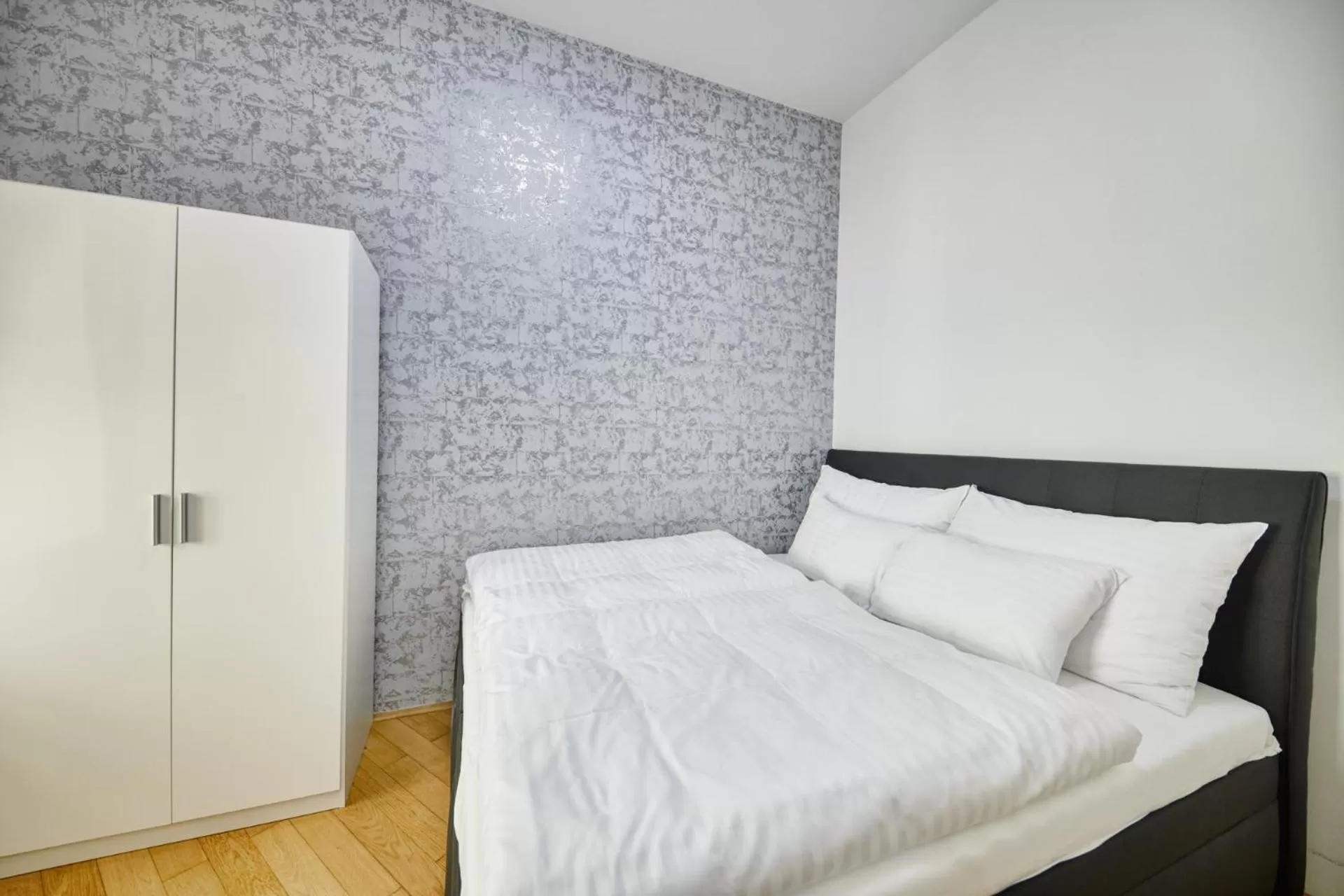 Bedroom, Bed in Aapartamentoos