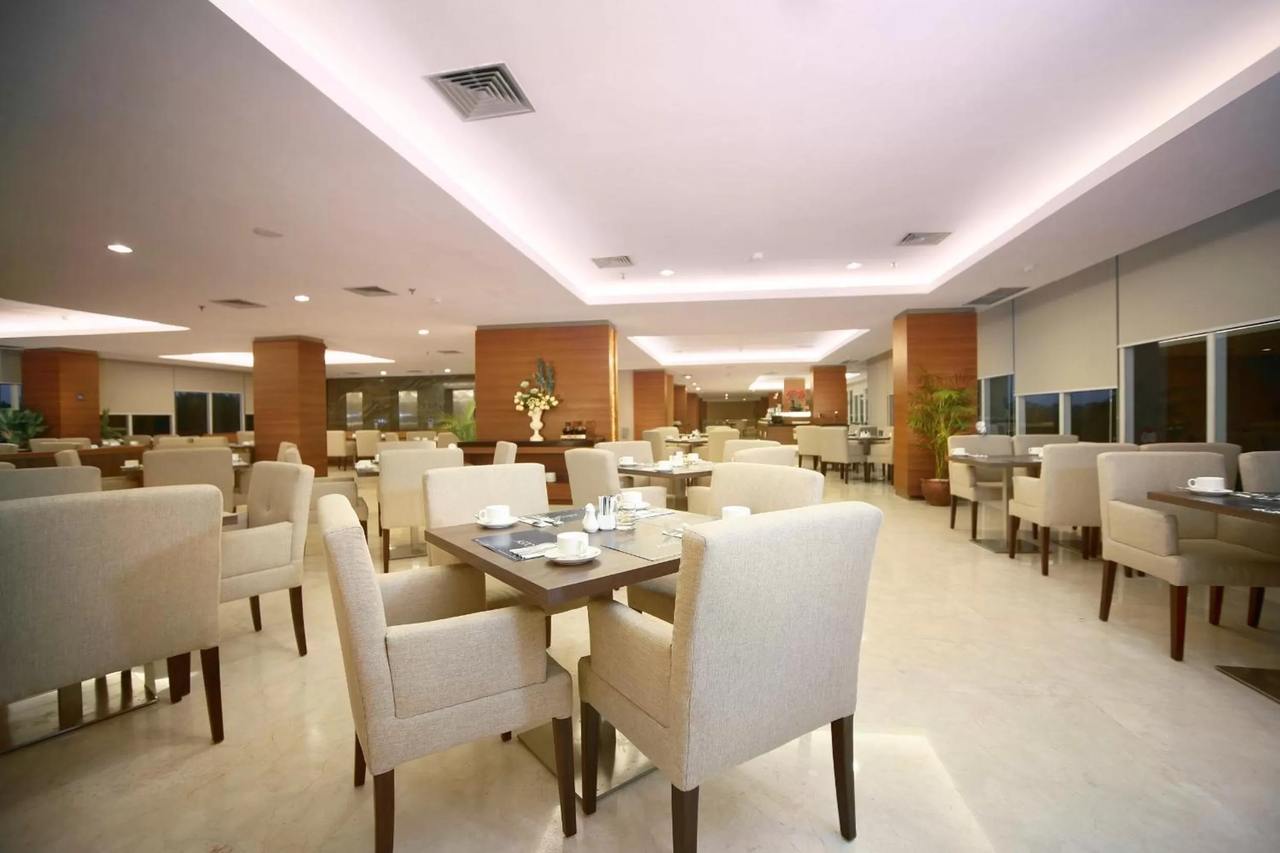 Restaurant/places to eat in Aston Madiun Hotel & Conference Center